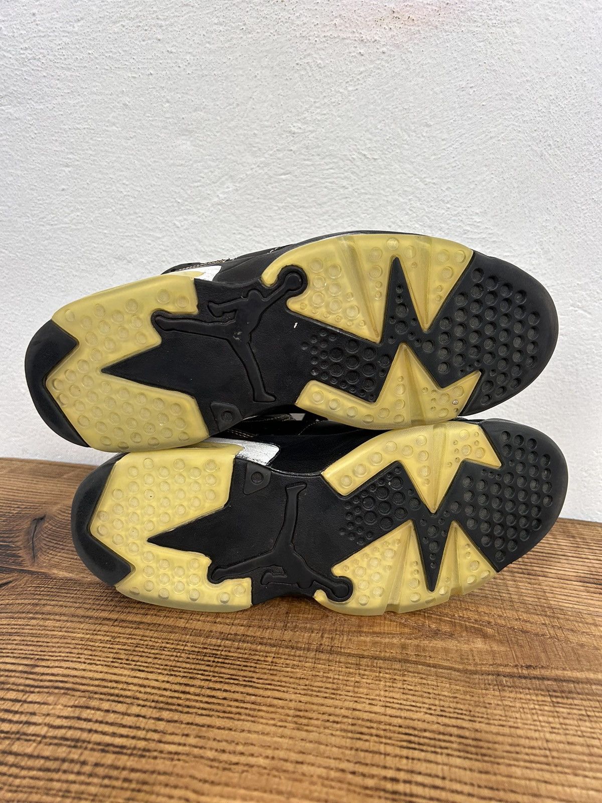 Jordan Brand Vintage 2009 Jordan 6 Retro Reflective Sneaker "Lakers" Size US 8.5 / EU 41-42 - 23 Thumbnail