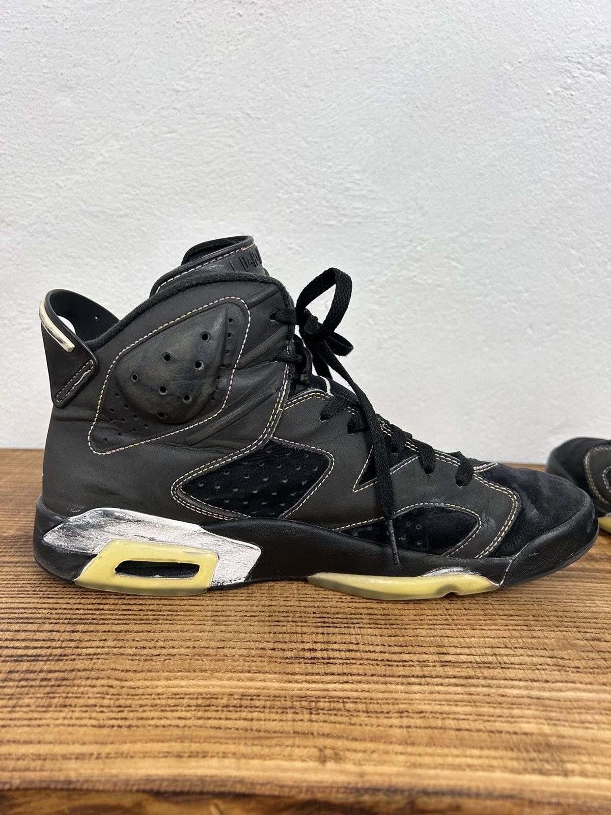 Jordan Brand Vintage 2009 Jordan 6 Retro Reflective Sneaker "Lakers" Size US 8.5 / EU 41-42 - 12 Thumbnail