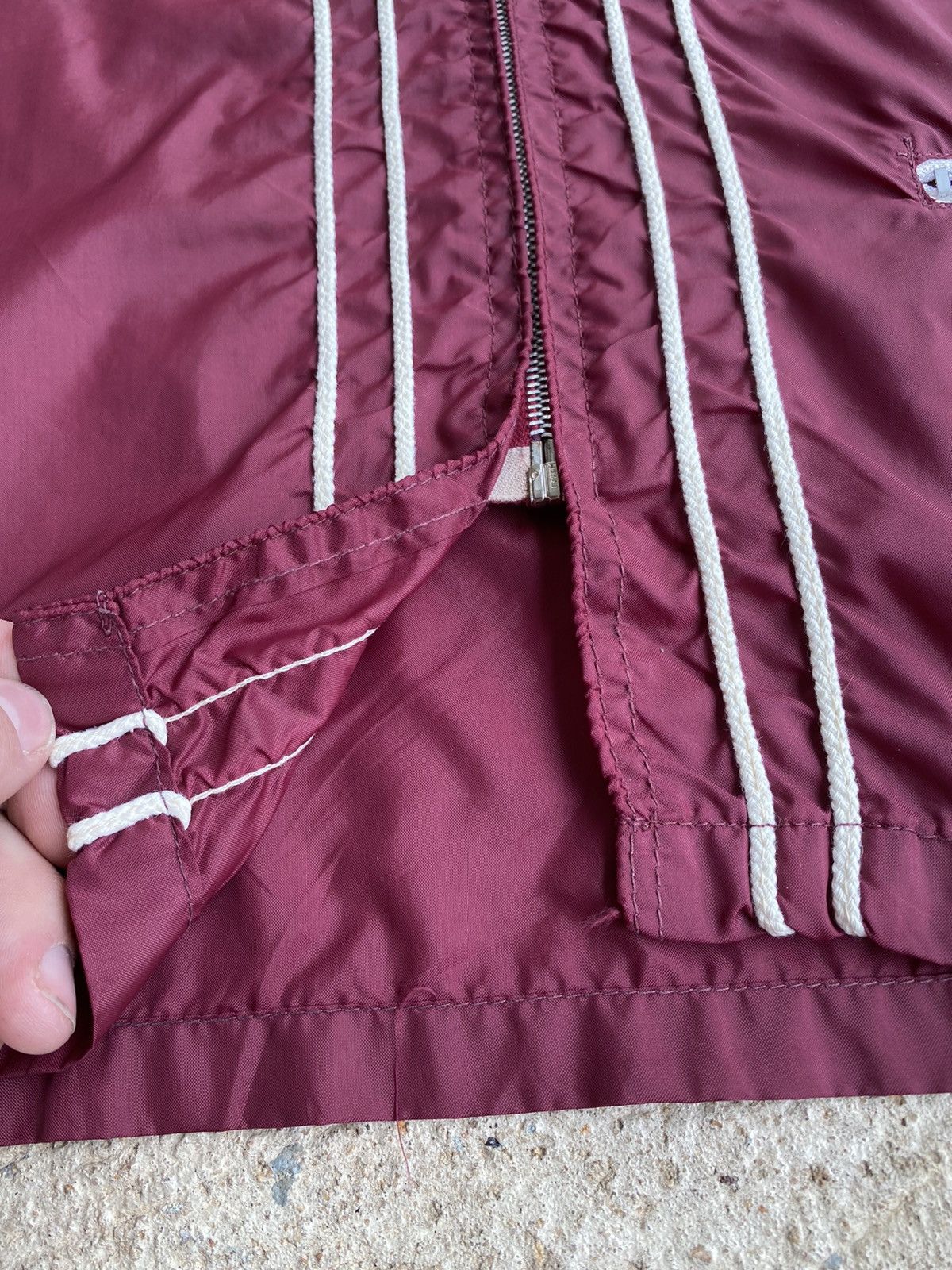 Champion × Vintage Vintage 70’s Champion Bridgewater College Zip Windbreaker Size US L / EU 52-54 / 3 - 7 Thumbnail