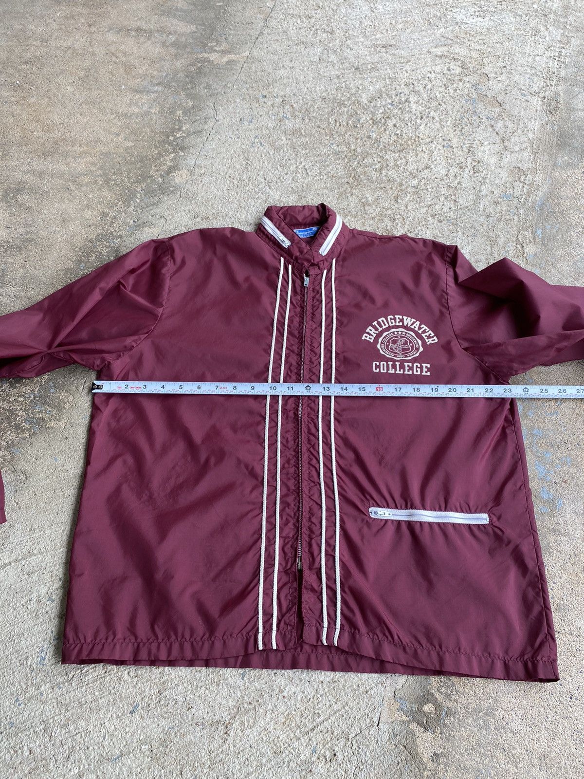 Champion × Vintage Vintage 70’s Champion Bridgewater College Zip Windbreaker Size US L / EU 52-54 / 3 - 12 Thumbnail