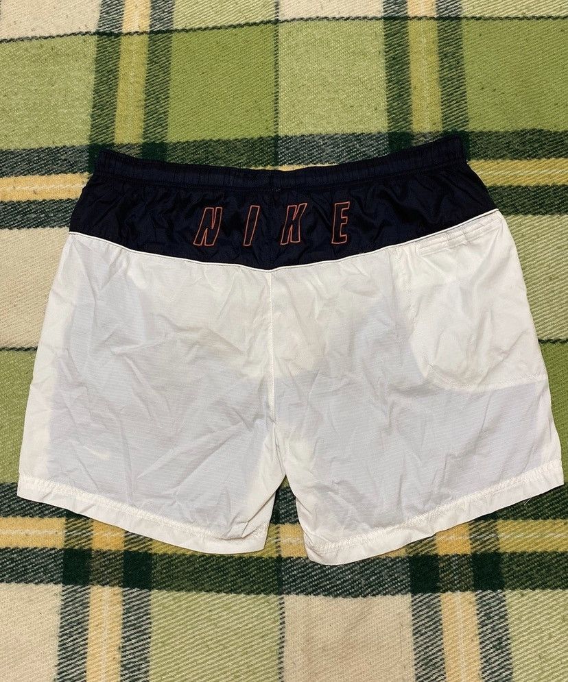Nike Vintage Nike shorts streetwear swoosh casual y2k size L Size US 34 / EU 50 - 1 Thumbnail