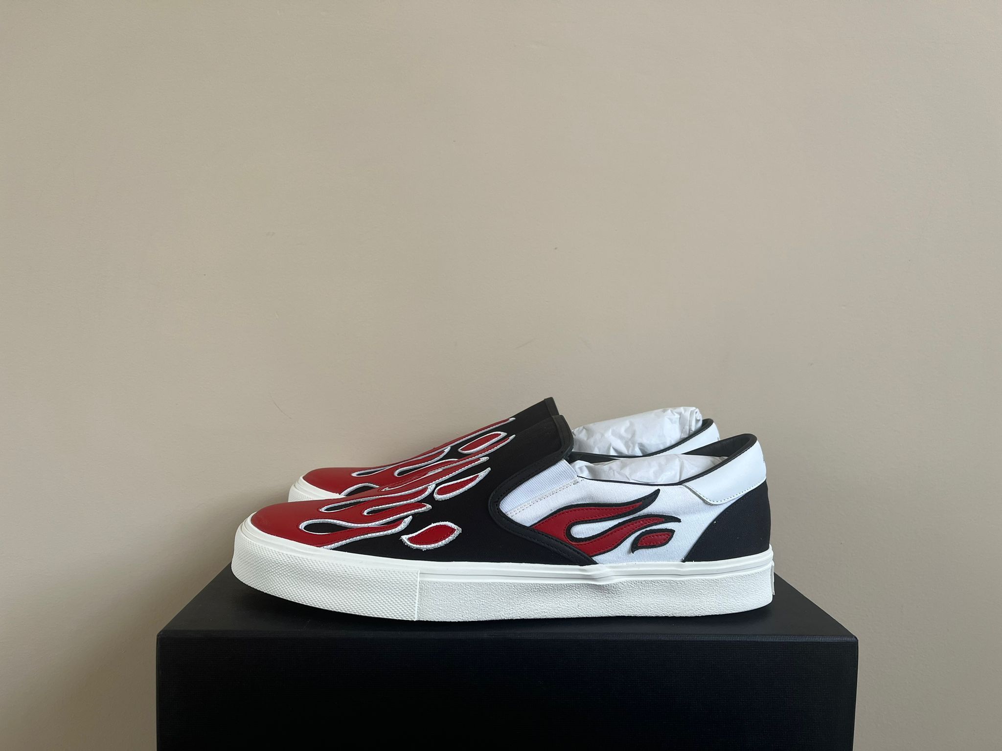 Flame Slip On in Black/White/Red
