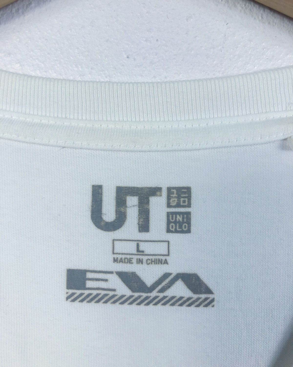 Anime Rare Uniqlo X Evangelion Tee Size US L / EU 52-54 / 3 - 7 Thumbnail