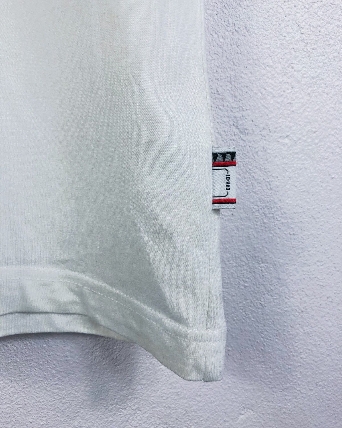 Anime Rare Uniqlo X Evangelion Tee Size US L / EU 52-54 / 3 - 5 Thumbnail