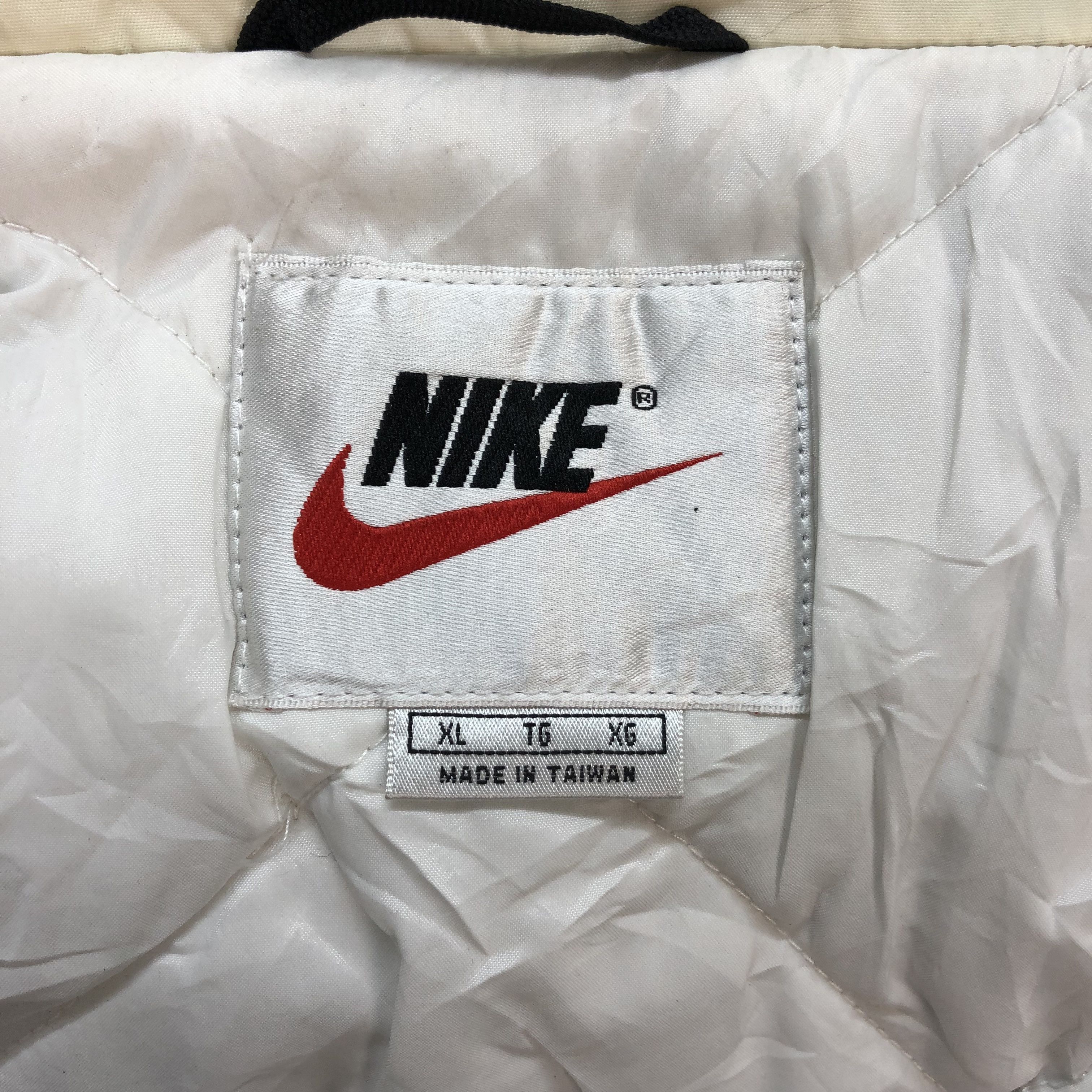 Nike VINTAGE NIKE SLEEVE BIG LOGO PARKA #5520-195 Size US XL / EU 56 / 4 - 11 Thumbnail