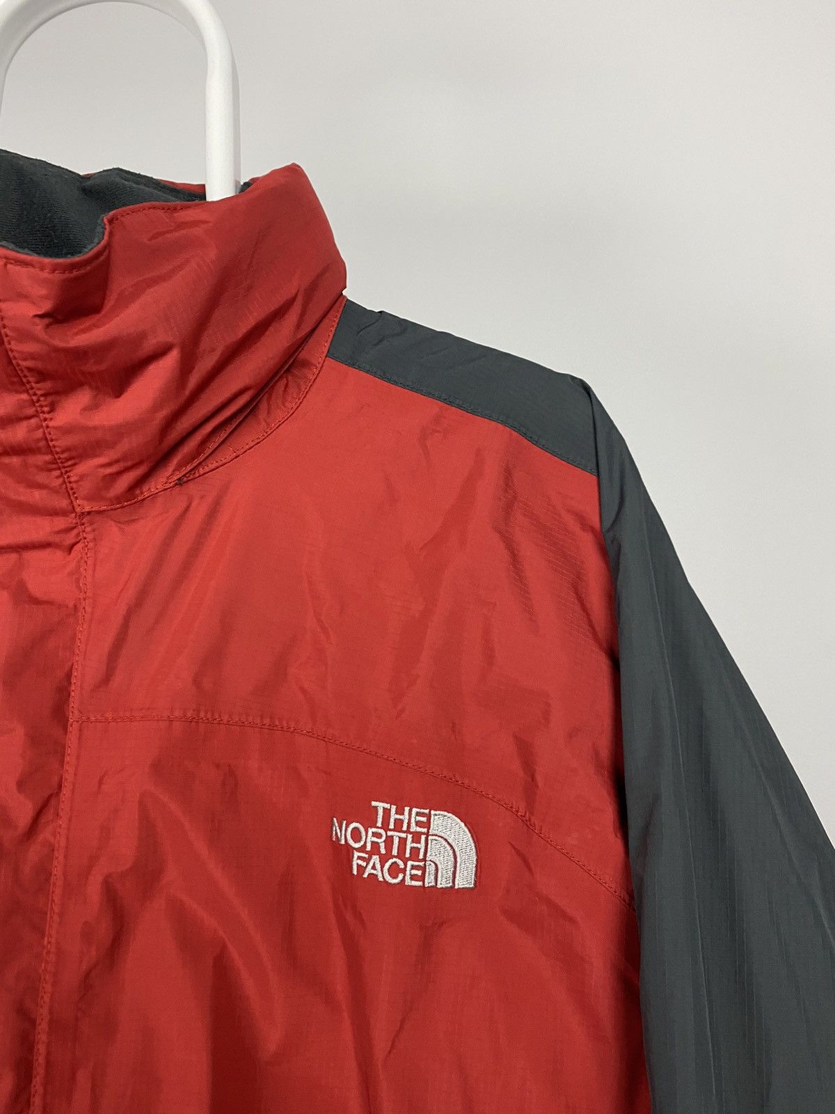 The North Face The North Face HyVent windbreaker jacket vintage red TNF Size US M / EU 48-50 / 2 - 2 Thumbnail