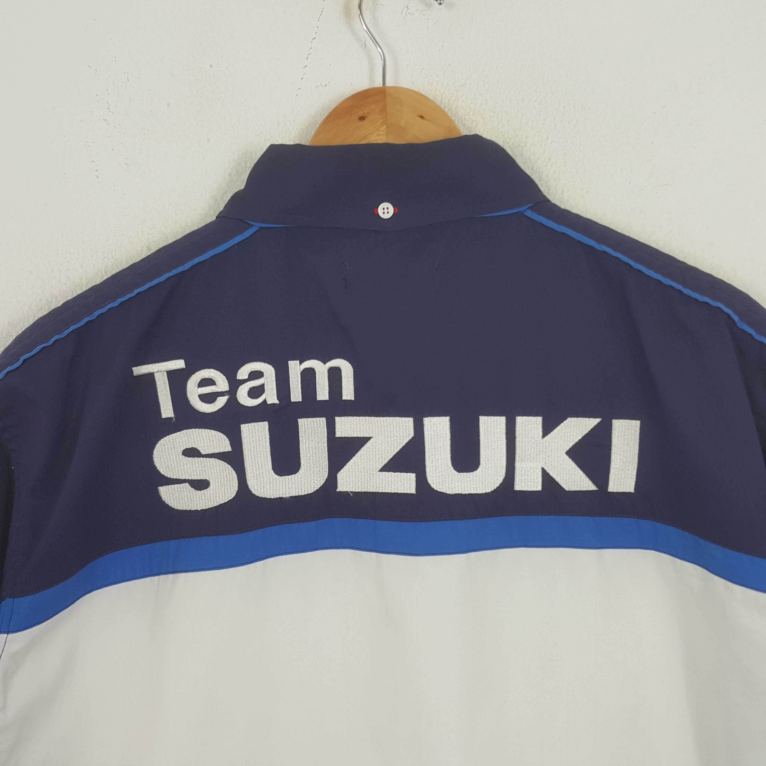 Vintage Vintage SUZUKI Racing Team Motorsport Staff Shirt Size US XL / EU 56 / 4 - 2 Thumbnail