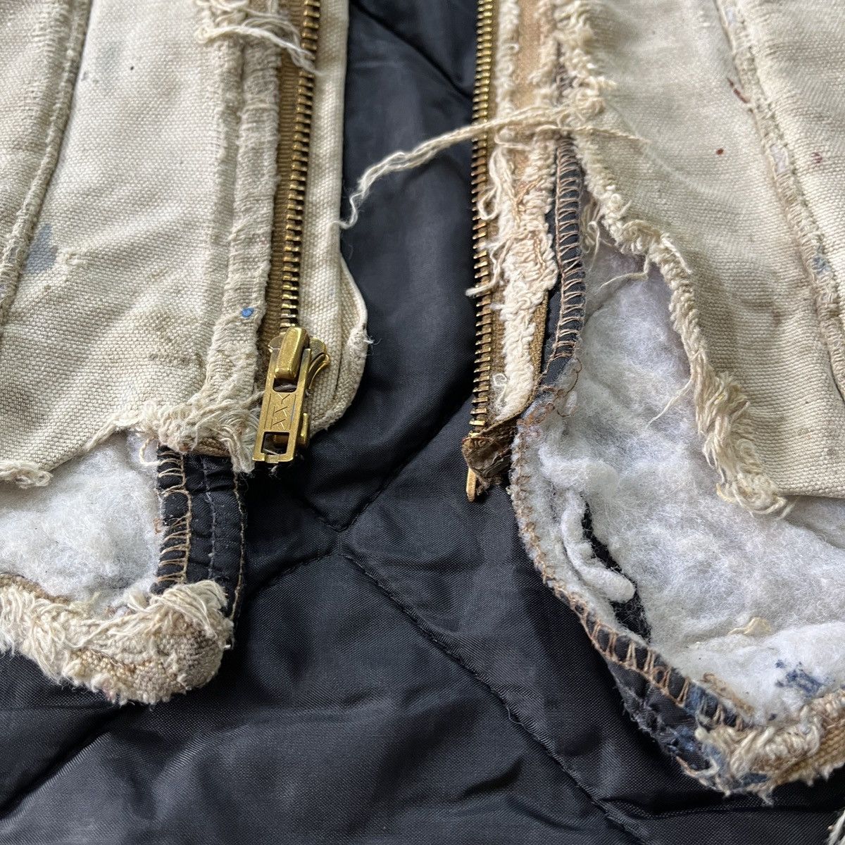 Carhartt × Vintage Distressed Vintage Carhartt Detroit Vest Ripped Made In USA Size US L / EU 52-54 / 3 - 10 Thumbnail