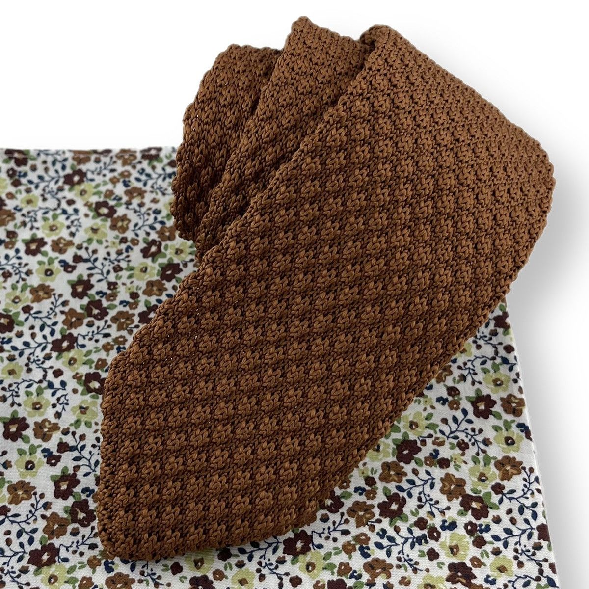 Other Men’s Russet Brown Knit Necktie & White Floral Pocket Square Size ONE SIZE - 2 Thumbnail
