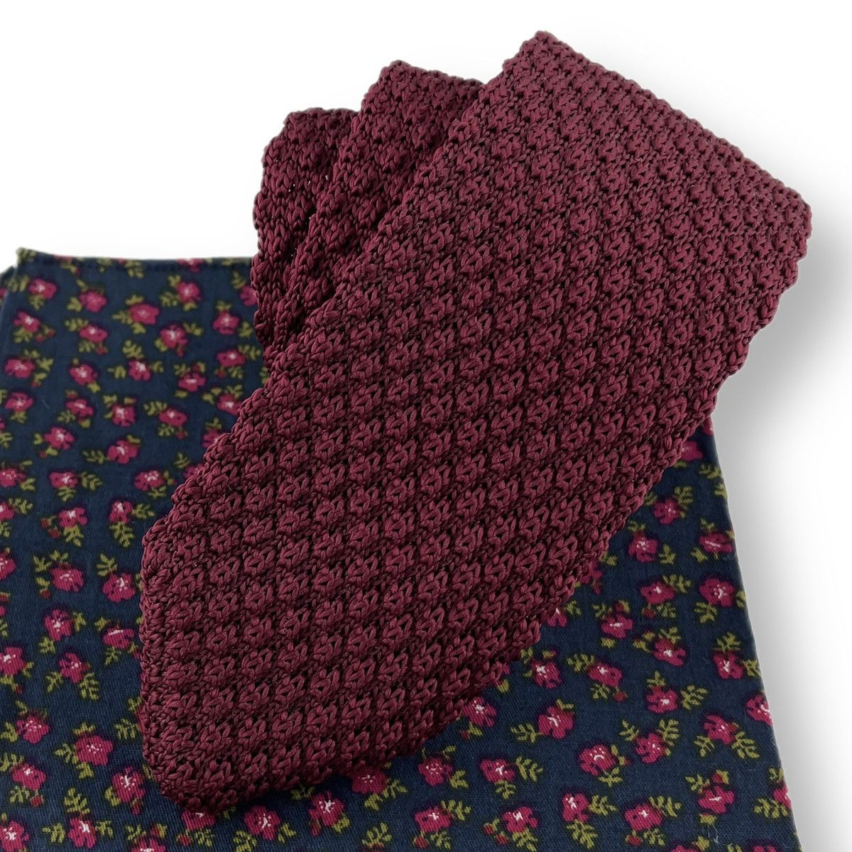 Other Men’s Burgundy Knit Necktie & Navy Floral Pocket Square Size ONE SIZE - 2 Thumbnail