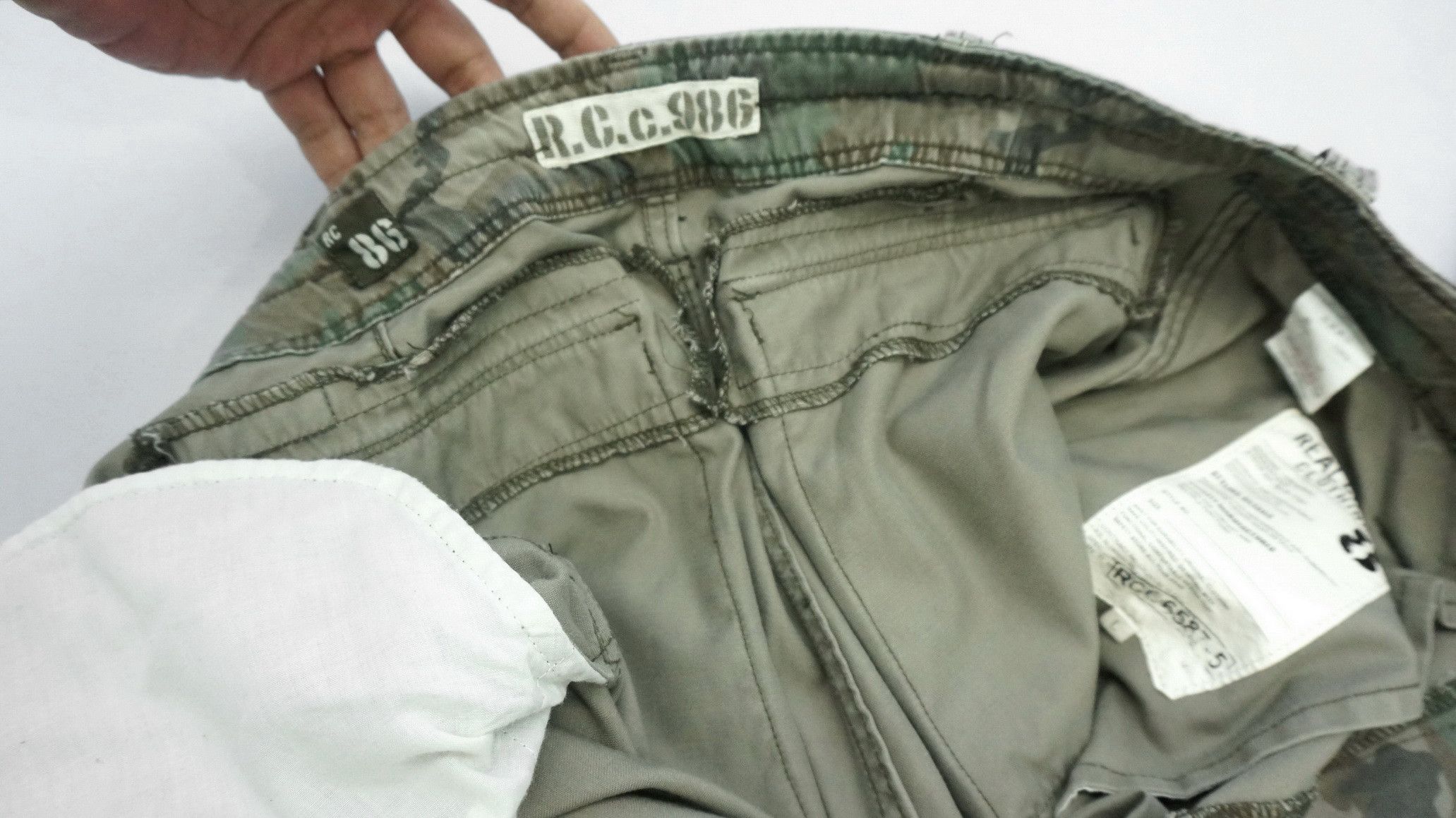 Other Vtg REAL CRUSH CLOTHING Dusty Camo Military Worn Cargo Pant Size US 33 - 18 Thumbnail