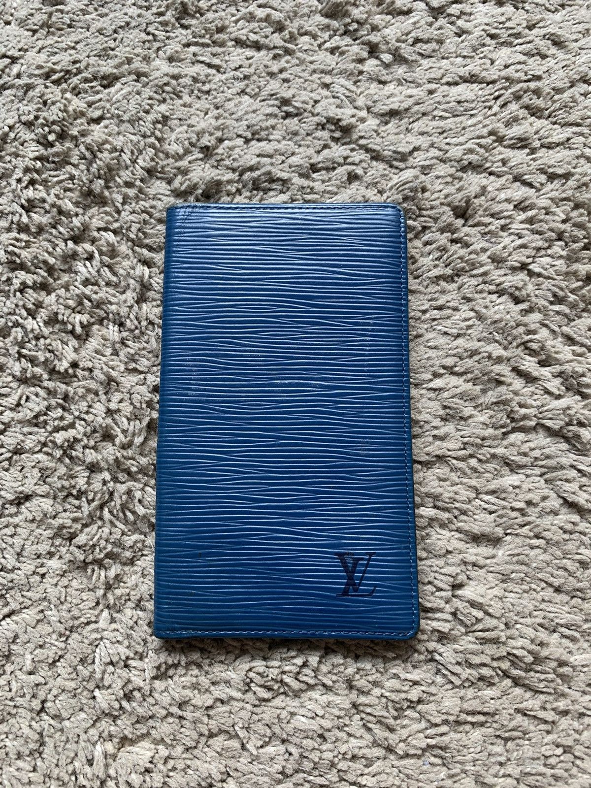 Louis Vuitton Louis Vuitton Blue Epi Leather Card Holder Size ONE SIZE - 1 Thumbnail