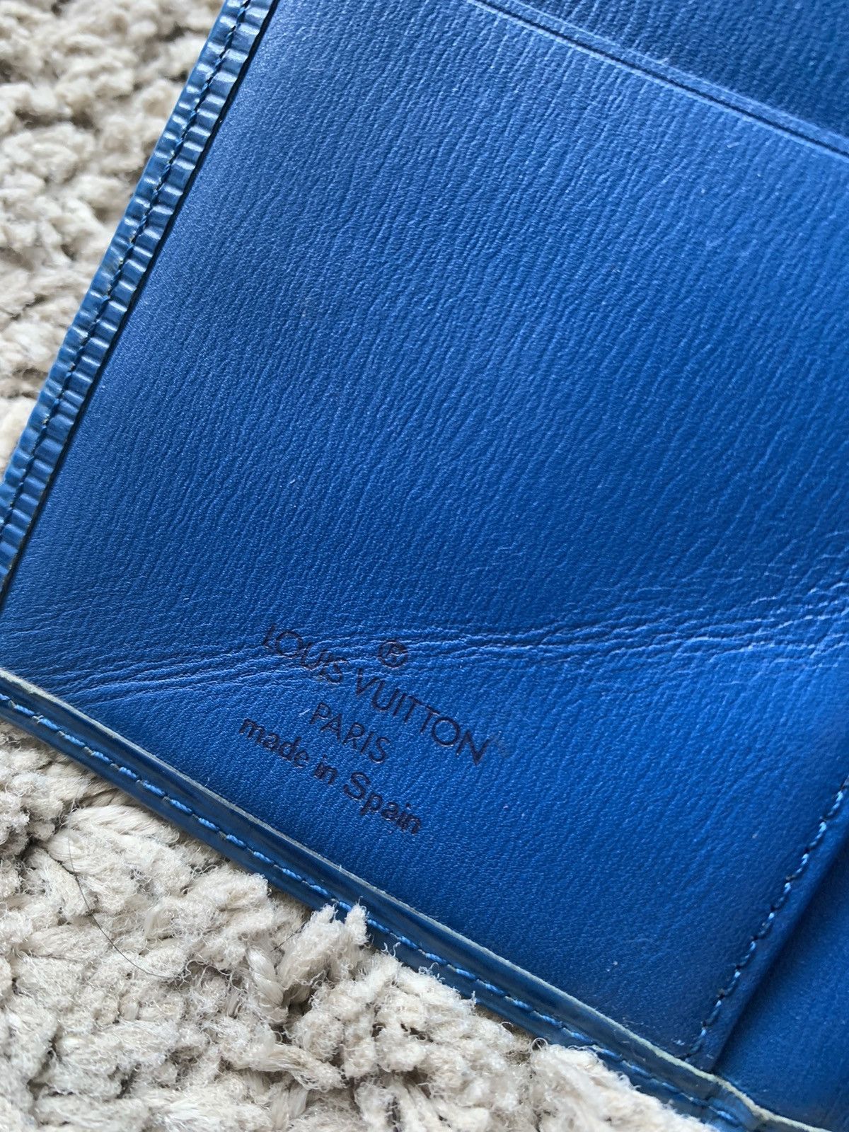 Louis Vuitton Louis Vuitton Blue Epi Leather Card Holder Size ONE SIZE - 4 Thumbnail
