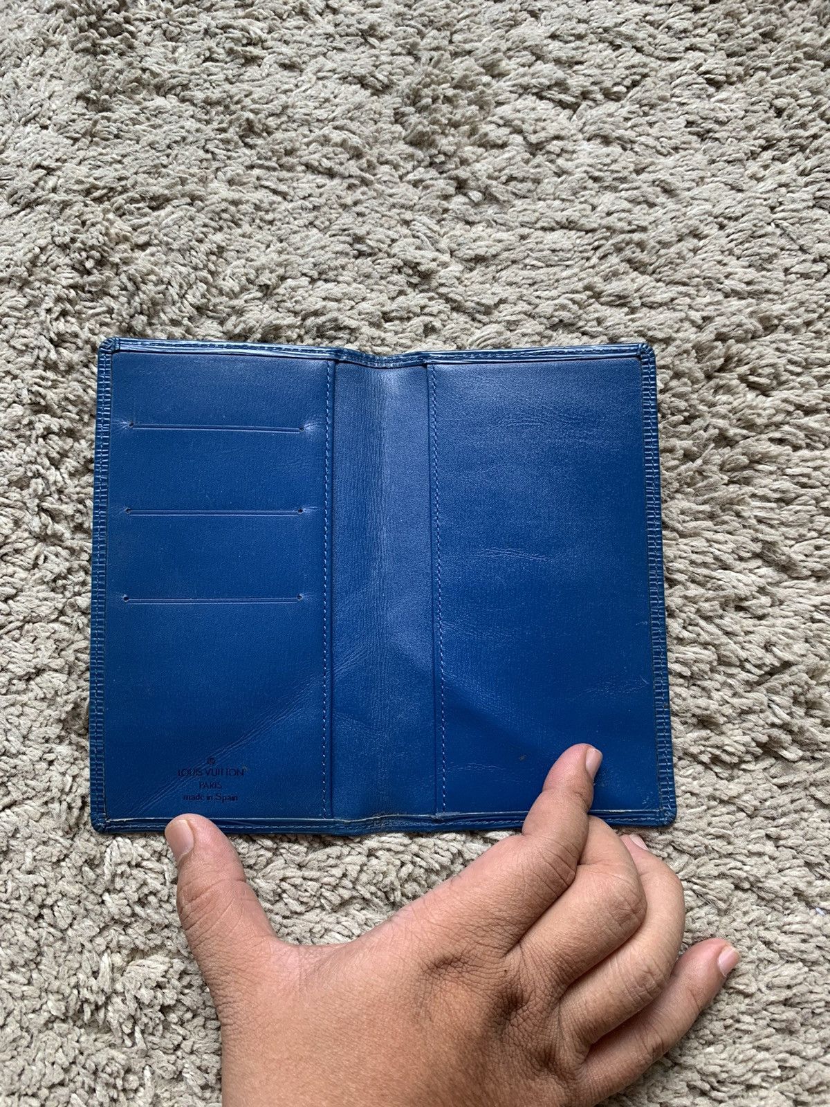Louis Vuitton Louis Vuitton Blue Epi Leather Card Holder Size ONE SIZE - 2 Thumbnail