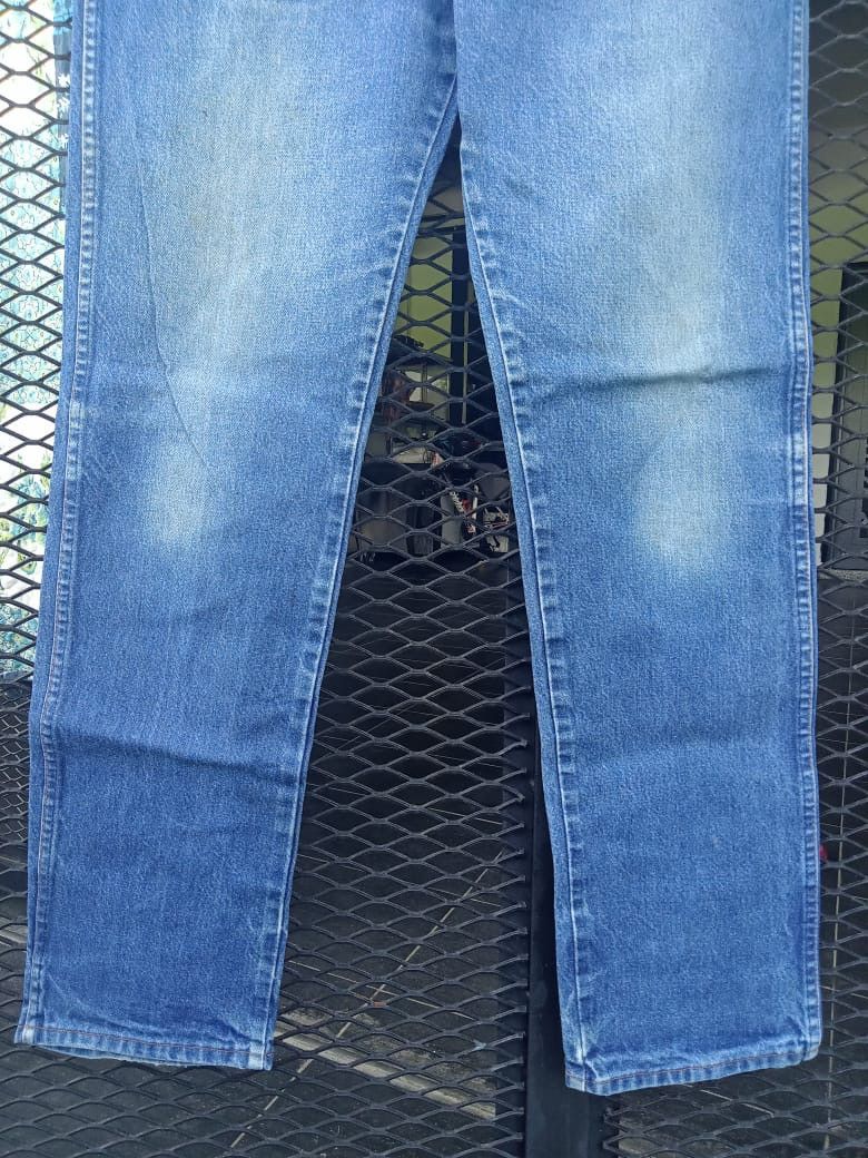 Wrangler Vintage Wrangler Regular Distressed Medium Wash Denim Jeans Size US 33 - 3 Thumbnail