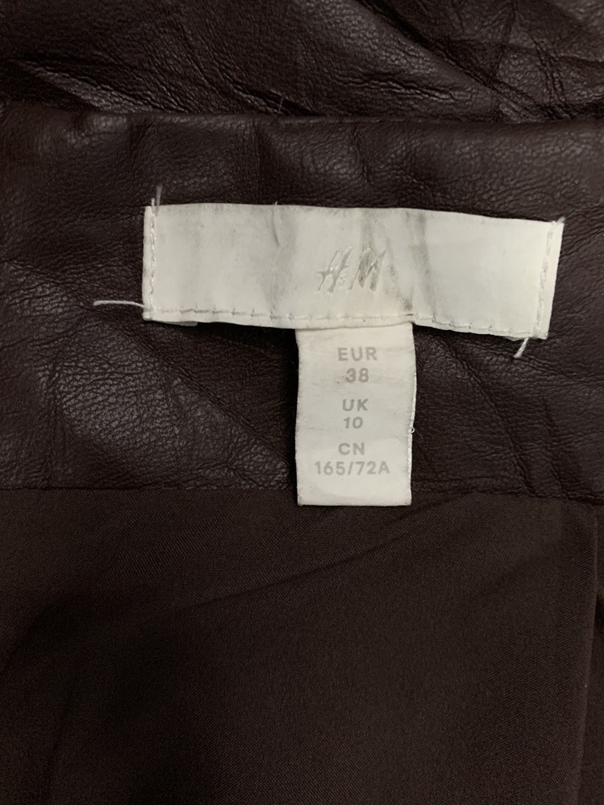 H&M H&M Burgundy PU Leather Mini Skirt Size 27" / US 4 / IT 40 - 8 Thumbnail