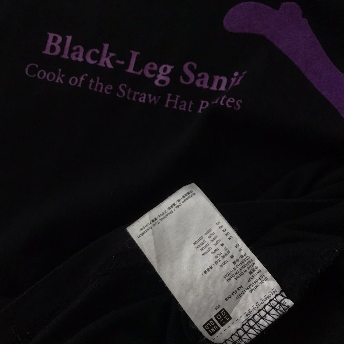 Japanese Brand × One Piece One piece Uniqlo Black leg Sanji Tshirt Size US L / EU 52-54 / 3 - 6 Thumbnail