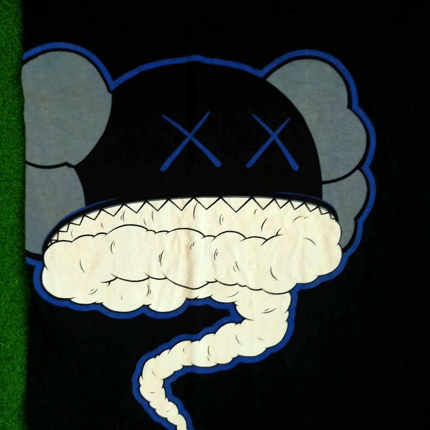 Kaws KAWS X UNIQLO T-SHIRT Size US M / EU 48-50 / 2 - 2 Thumbnail