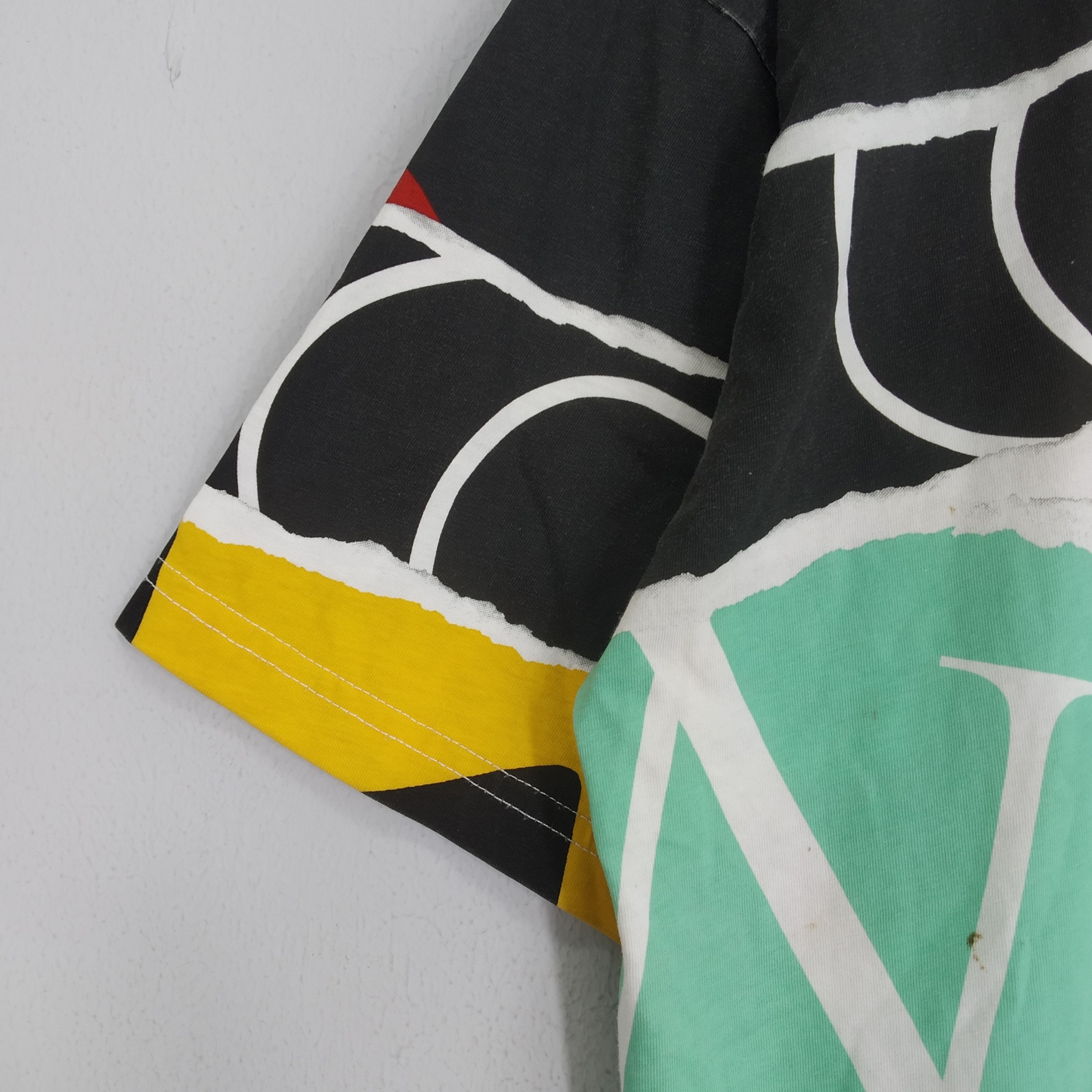 Designer × Moschino Rare!! Moschino Couture Overprinted Style Multicolor T-shirt Size US L / EU 52-54 / 3 - 6 Thumbnail