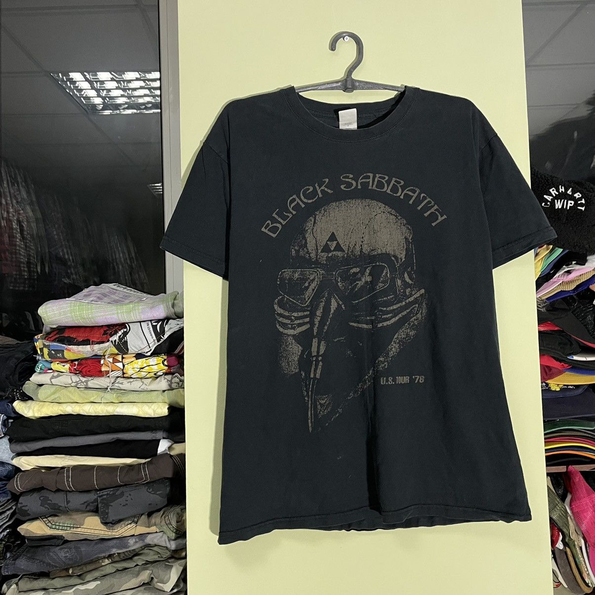 Vintage Vintage 90s Black Sabbath Graphic Band Tee Faded Goth Slim L Size US L / EU 52-54 / 3 - 2 Thumbnail