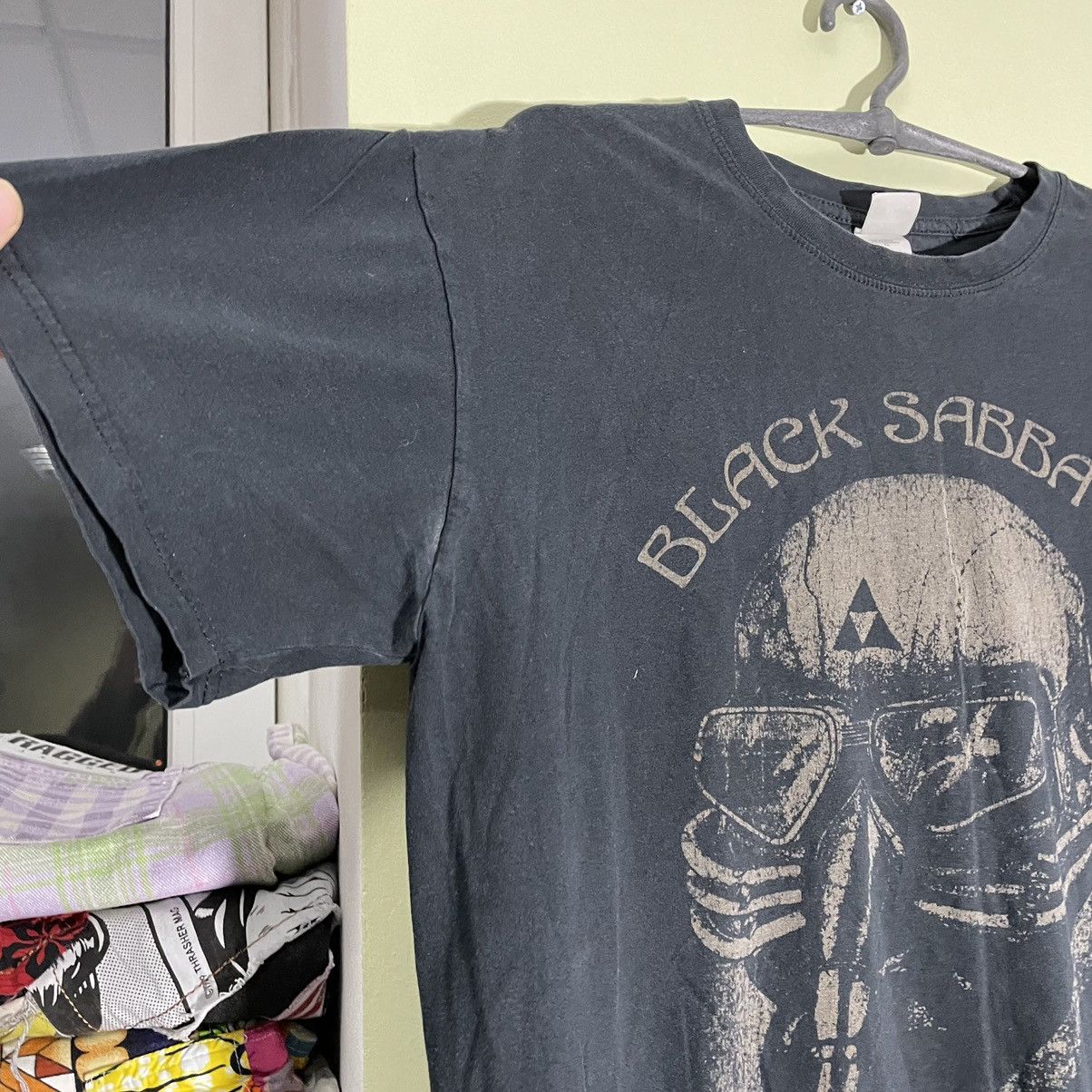 Vintage Vintage 90s Black Sabbath Graphic Band Tee Faded Goth Slim L Size US L / EU 52-54 / 3 - 4 Thumbnail