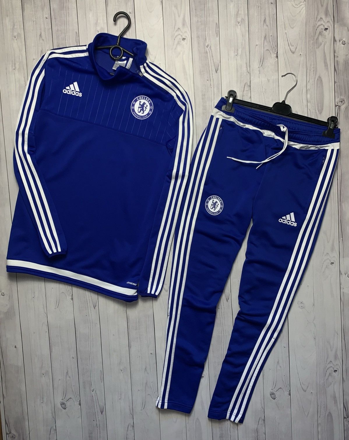 Vintage Vintage adidas soccer tracksuit Chelsea climacool size M Size US M / EU 48-50 / 2 - 1 Thumbnail
