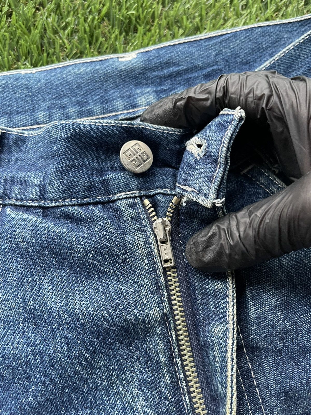 Givenchy Givenchy Faded Denim Jeans Made In Italy Size US 30 / EU 46 - 6 Thumbnail