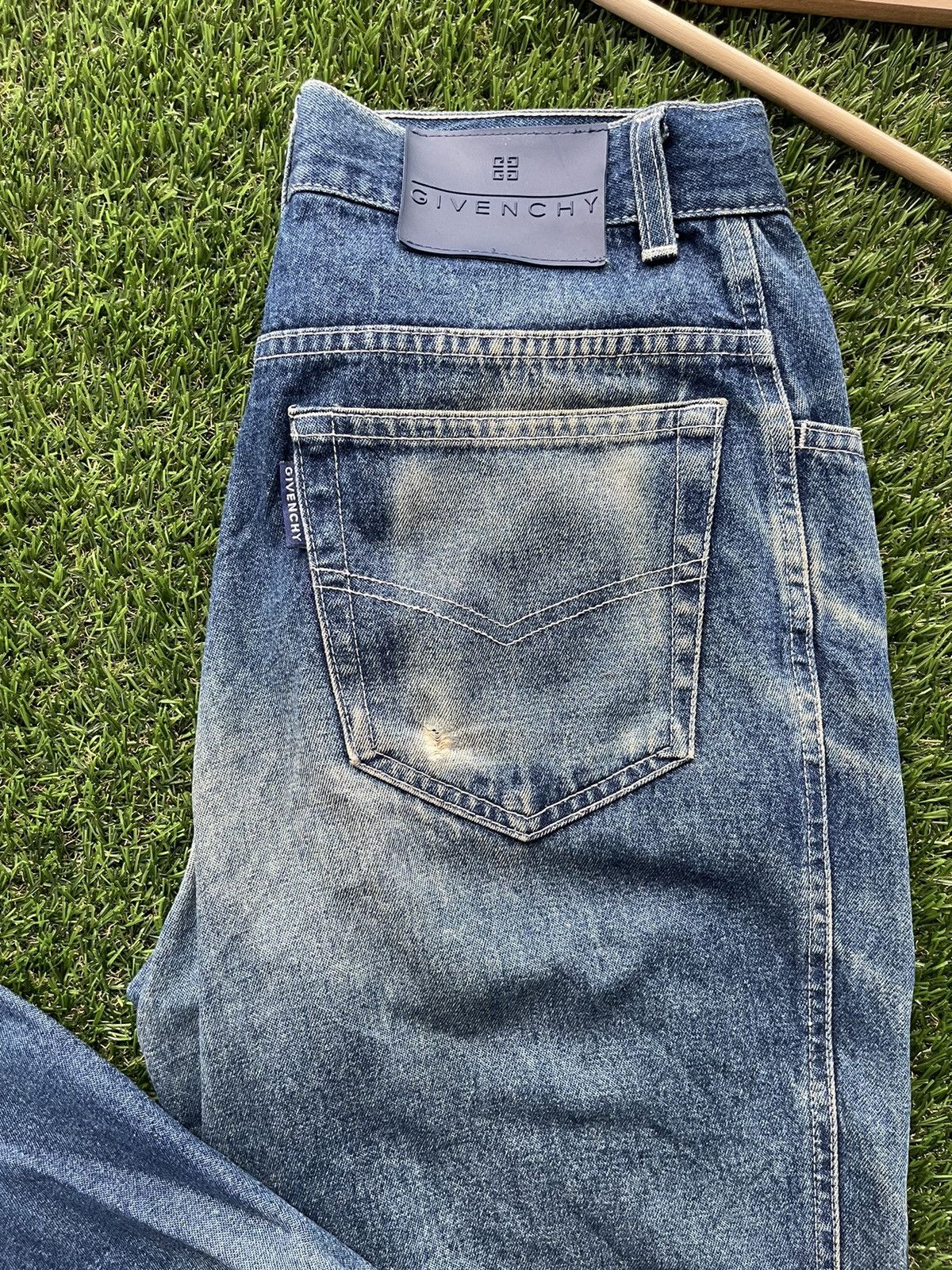 Givenchy Givenchy Faded Denim Jeans Made In Italy Size US 30 / EU 46 - 4 Thumbnail