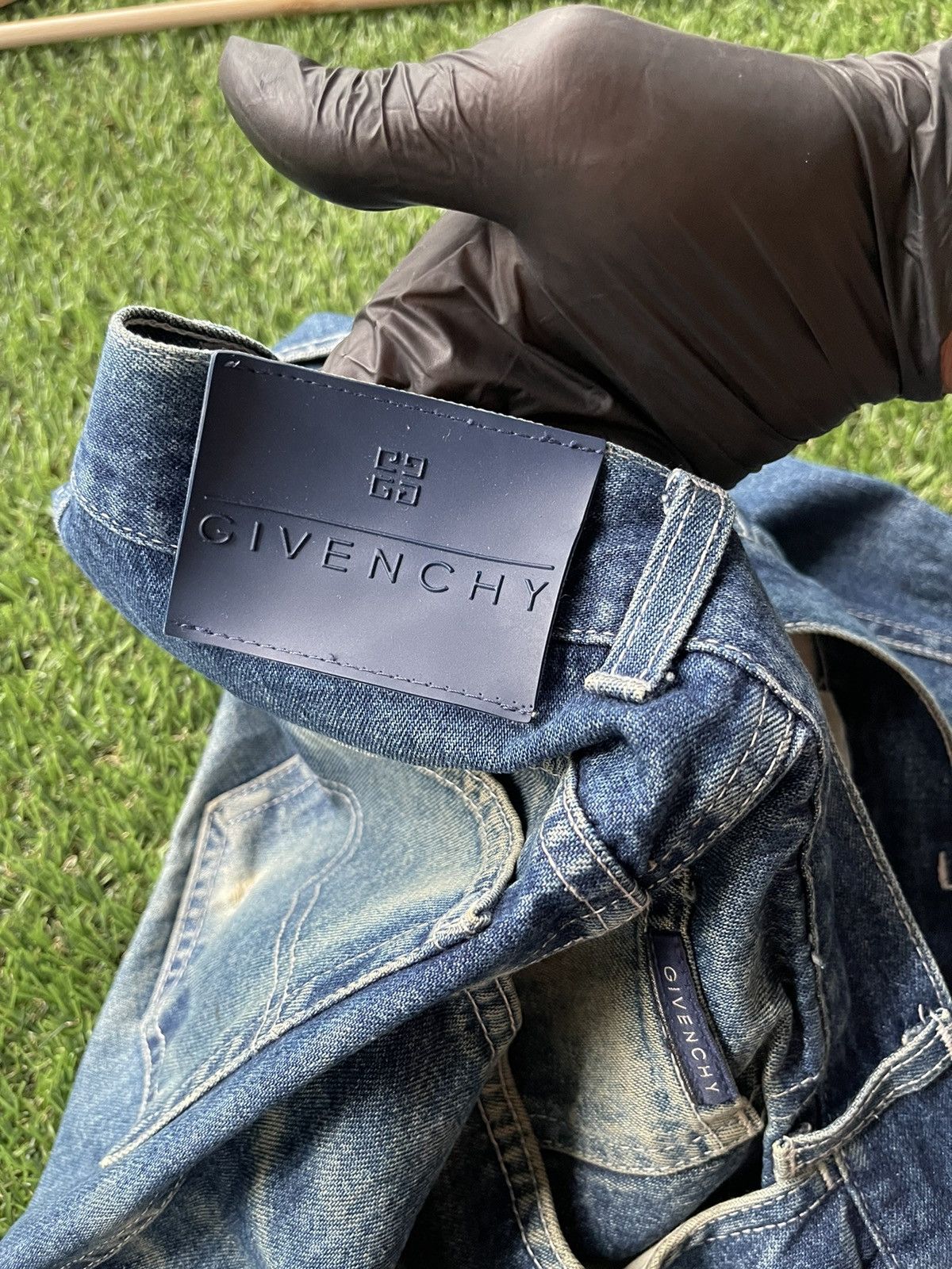 Givenchy Givenchy Faded Denim Jeans Made In Italy Size US 30 / EU 46 - 8 Thumbnail