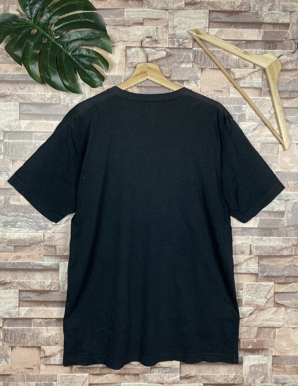 Disney × Mickey Mouse × Uniqlo Uniqlo X Mickey Mouse Tee Shirt #T15-2 Size US XL / EU 56 / 4 - 2 Thumbnail