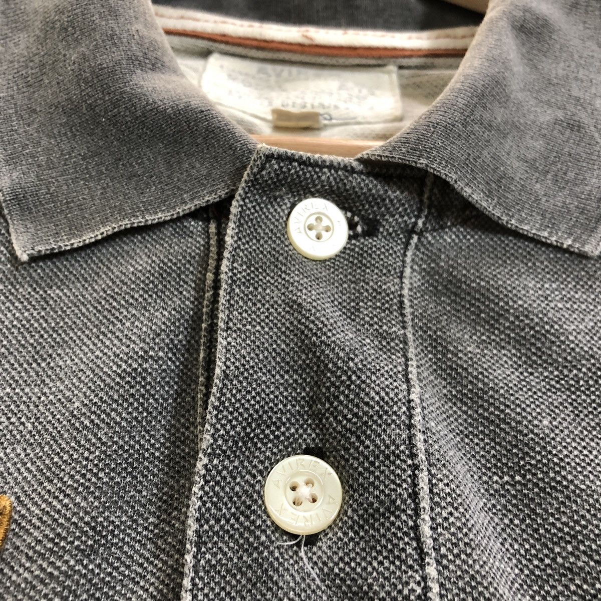 Avirex Rare! Avirex Air Force Patchwork Polo Faded Design Tshirt Size US L / EU 52-54 / 3 - 8 Thumbnail