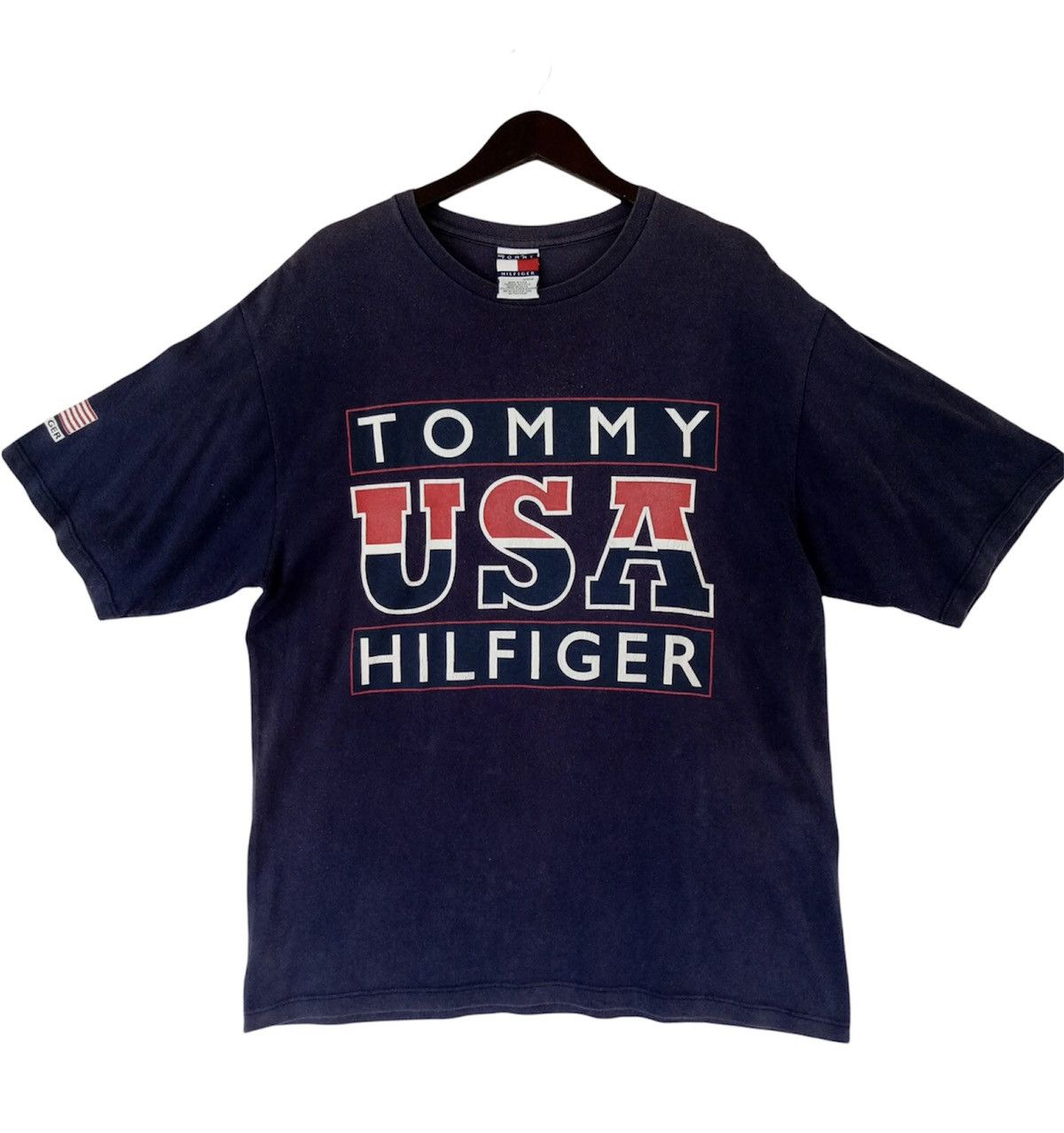 Tommy Hilfiger VINTAGE TOMMY HILFIGER Big logo hip hop tee t-shirt Size US M / EU 48-50 / 2 - 1 Thumbnail