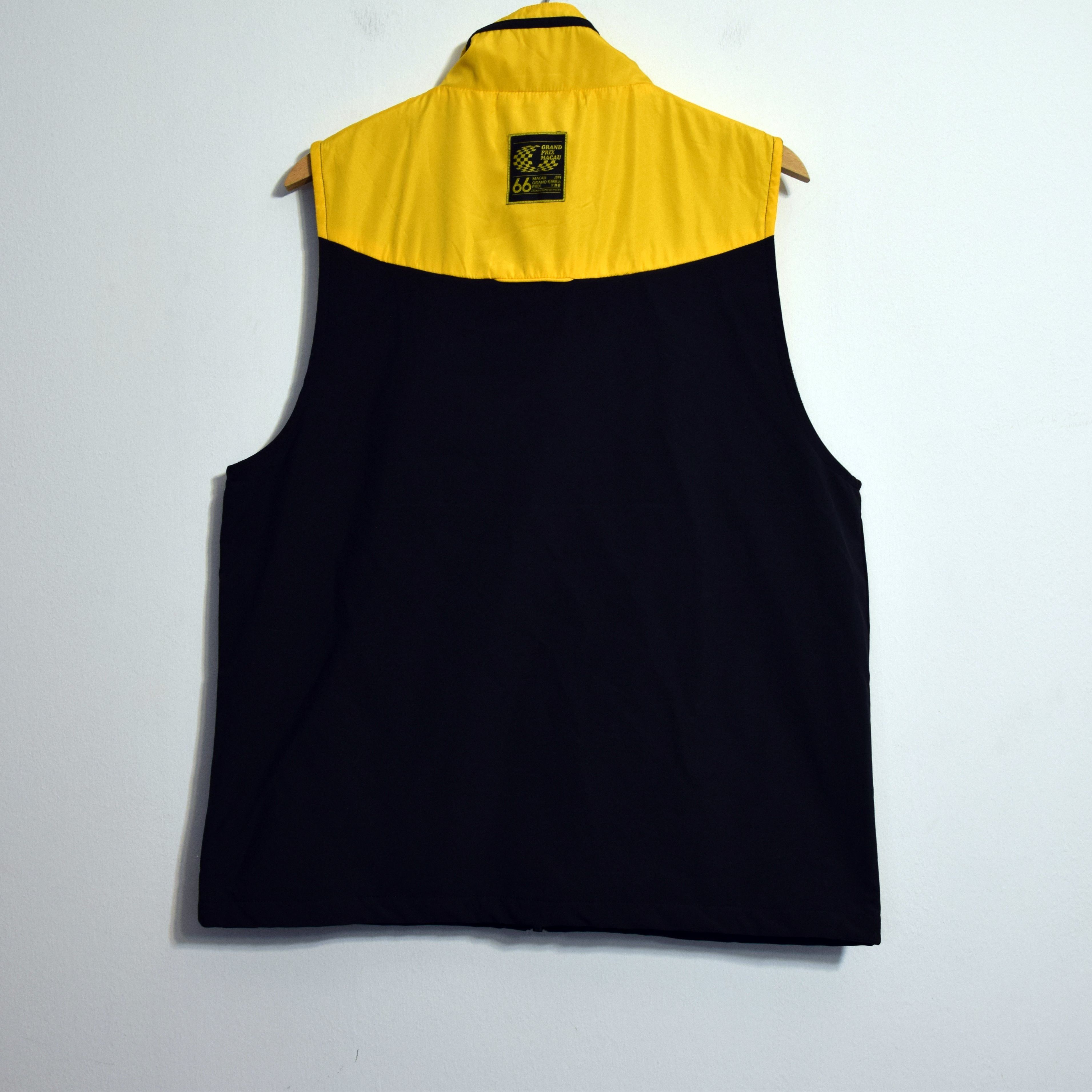 Formula 1 × Vintage Windstopper Grand Prix Macau Formula 1 F1 Vest L Size US L / EU 52-54 / 3 - 4 Thumbnail