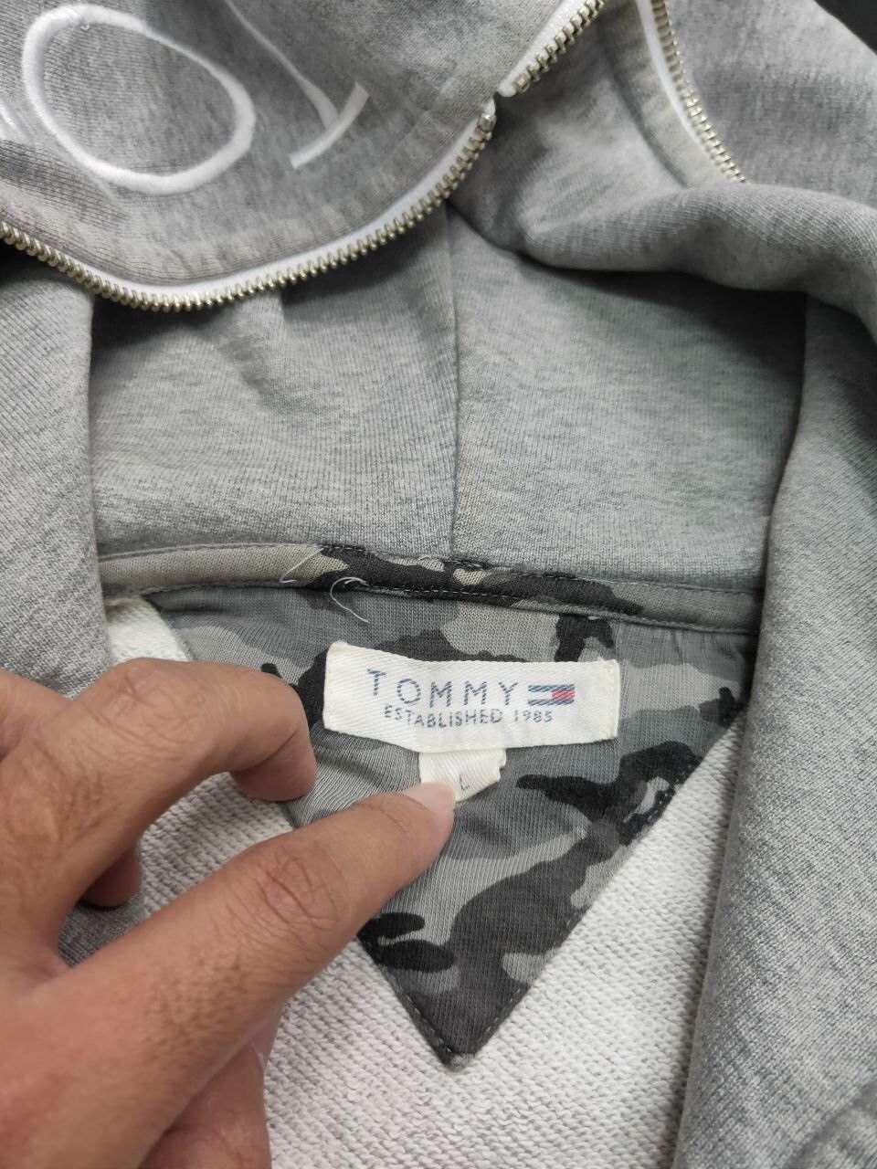 Tommy Hilfiger × Vintage TOMMY HILFINGER HOODIE FULL ZIPPER Size US L / EU 52-54 / 3 - 4 Thumbnail