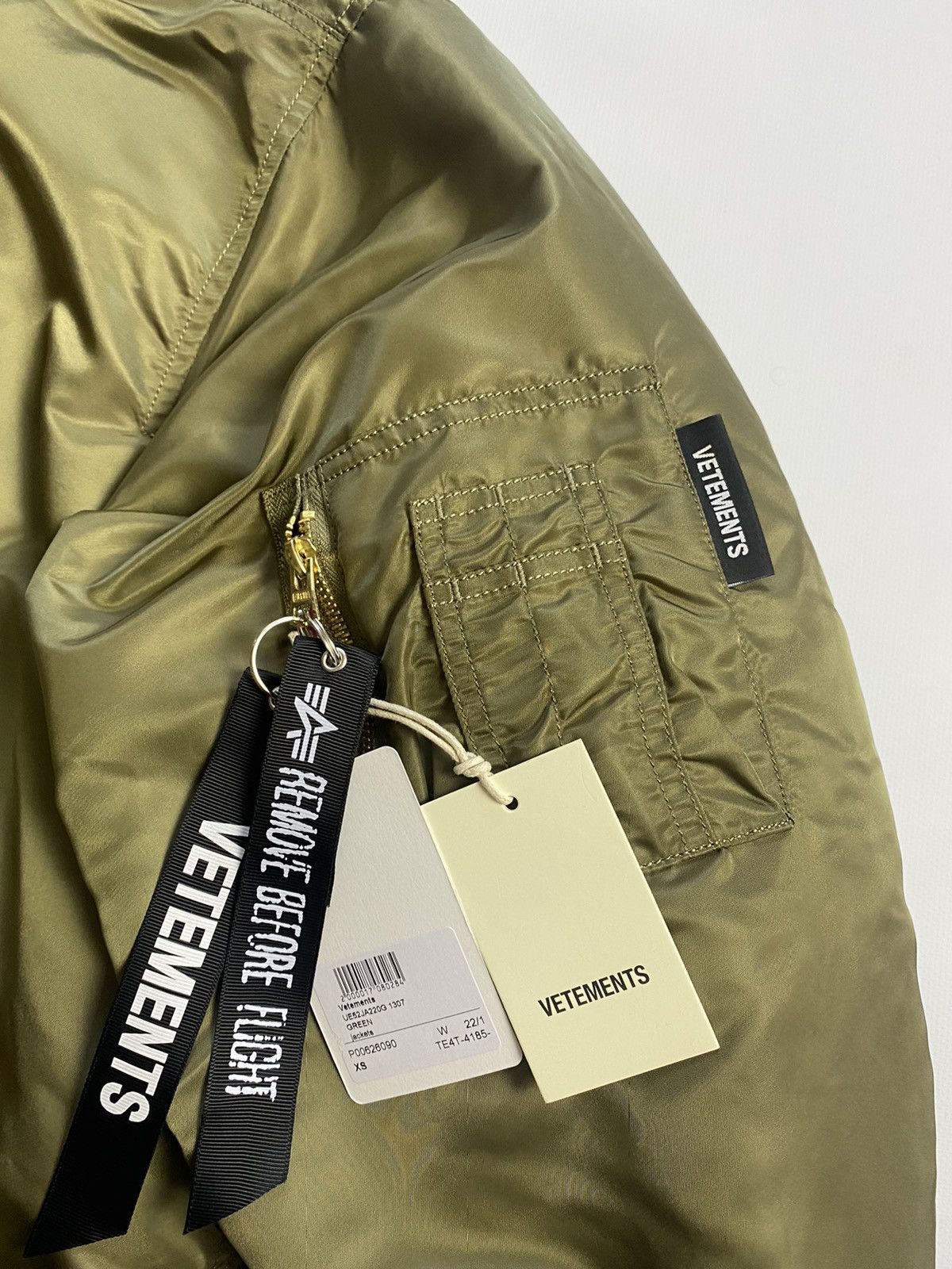 Alpha Industries × Vetements Vetements Oversize MA-1 Reversible Bomber Jacket Size US XS / EU 42 / 0 - 9 Thumbnail