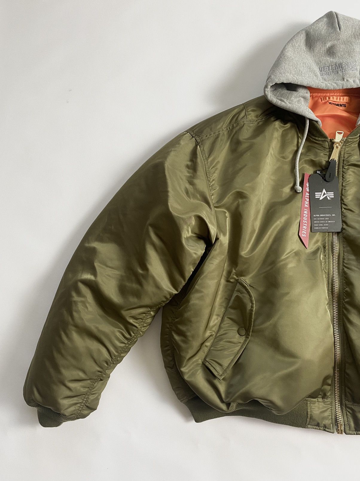 Alpha Industries × Vetements Vetements Oversize MA-1 Reversible Bomber Jacket Size US XS / EU 42 / 0 - 7 Thumbnail