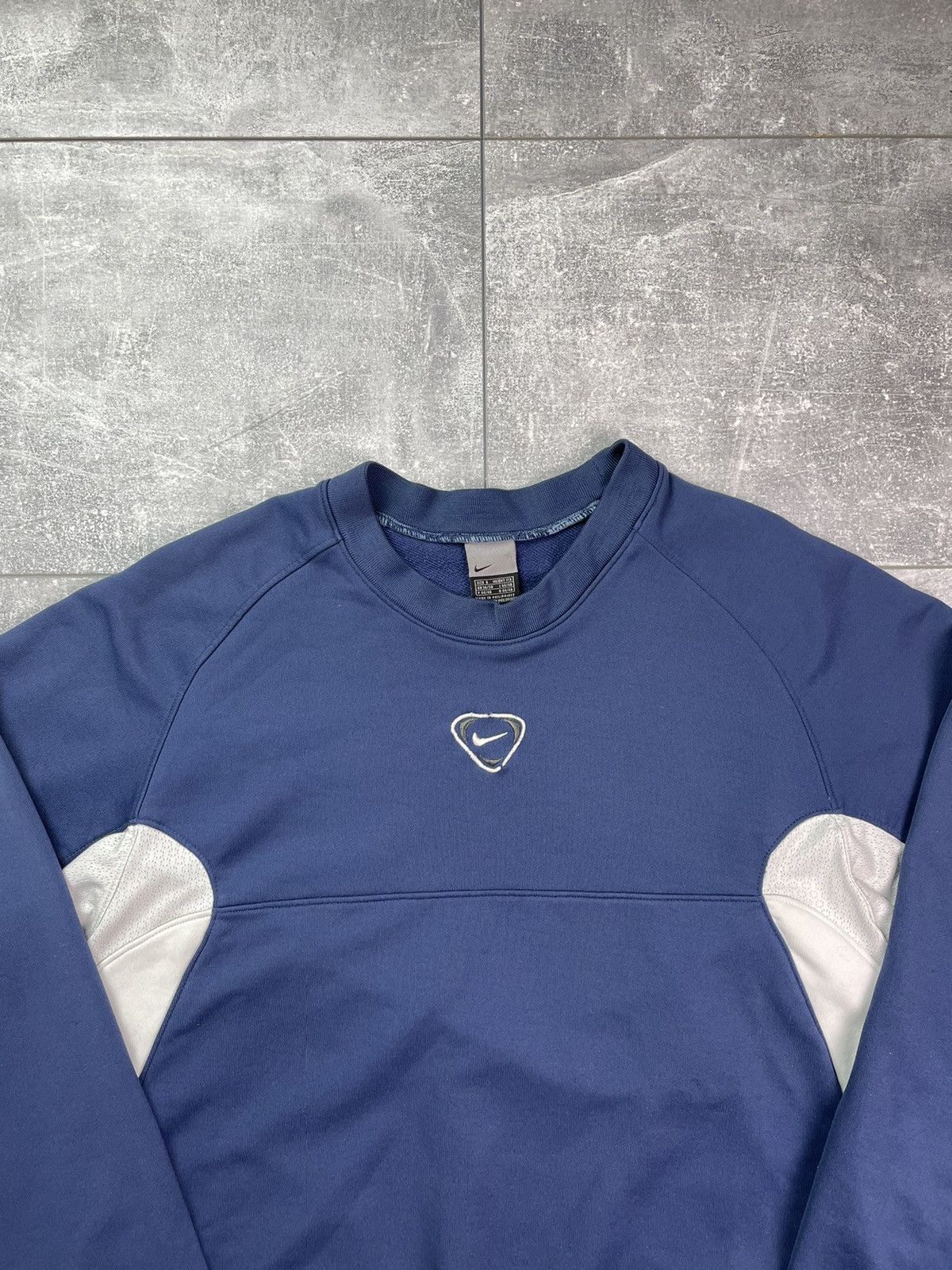 Nike × Vintage Nike Vintage Sweatshirt Center Logo Size US S / EU 44-46 / 1 - 3 Thumbnail