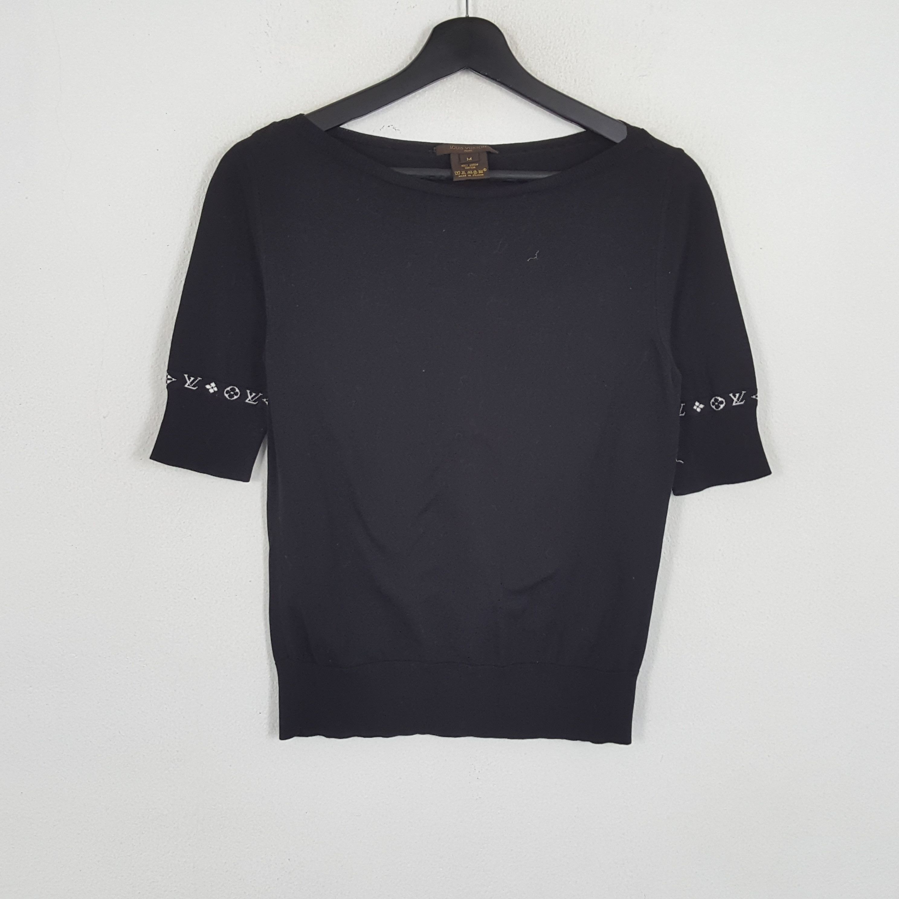 Tshirt LOUIS VUITTON Luxury Brand Small Logo Design