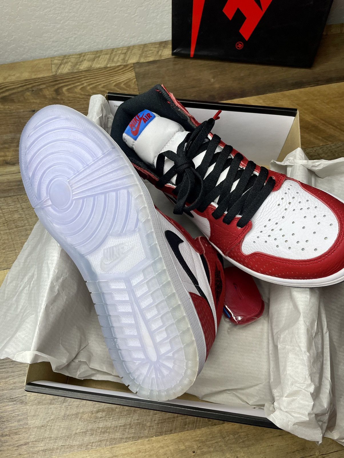 Jordan Brand Air Jordan 1 Retro High OG spider man origin story exclusive Size US 10 / EU 43 - 9 Thumbnail