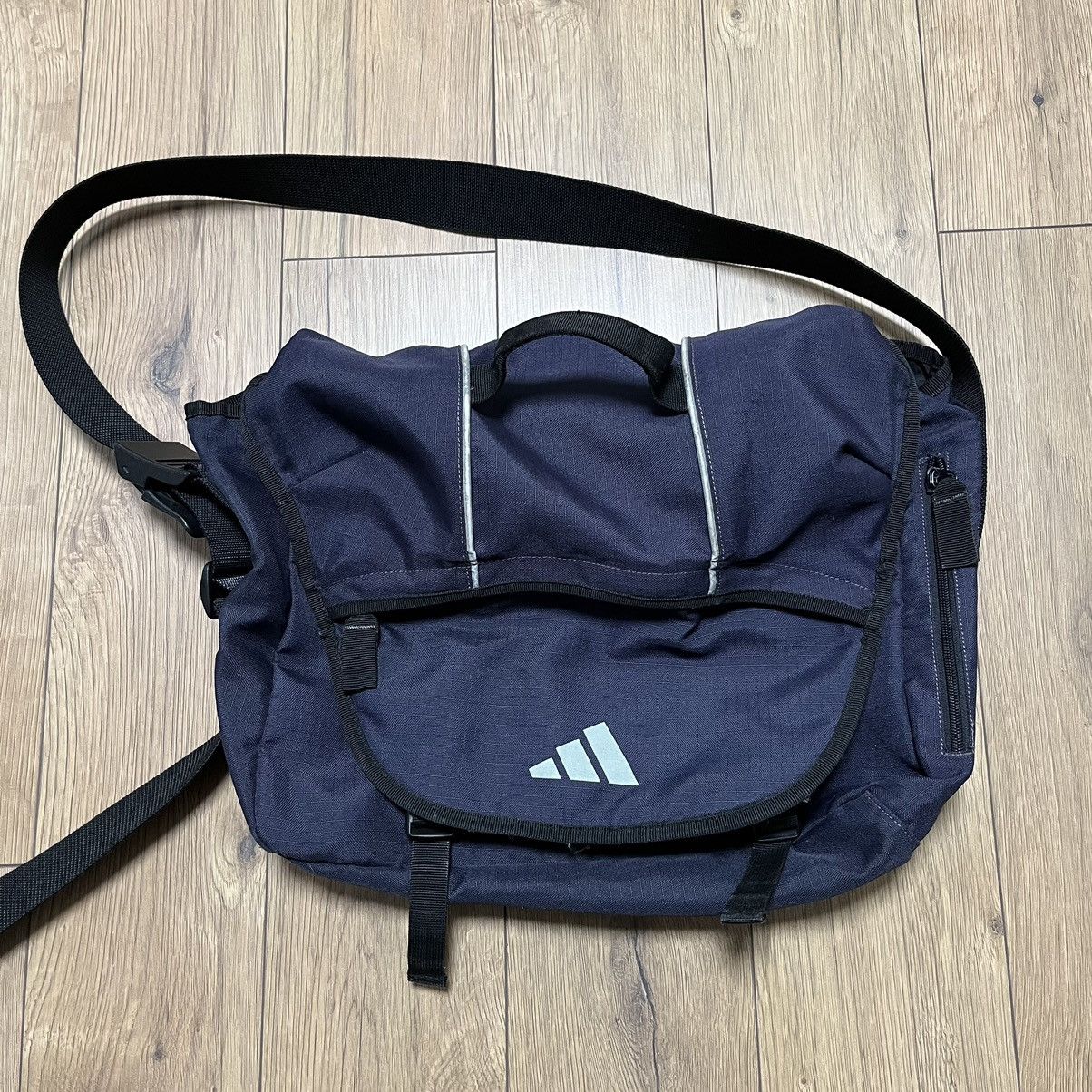Adidas Adidas Vintage Y2k Gorpcore Very Big Bag Size ONE SIZE - 1 Thumbnail
