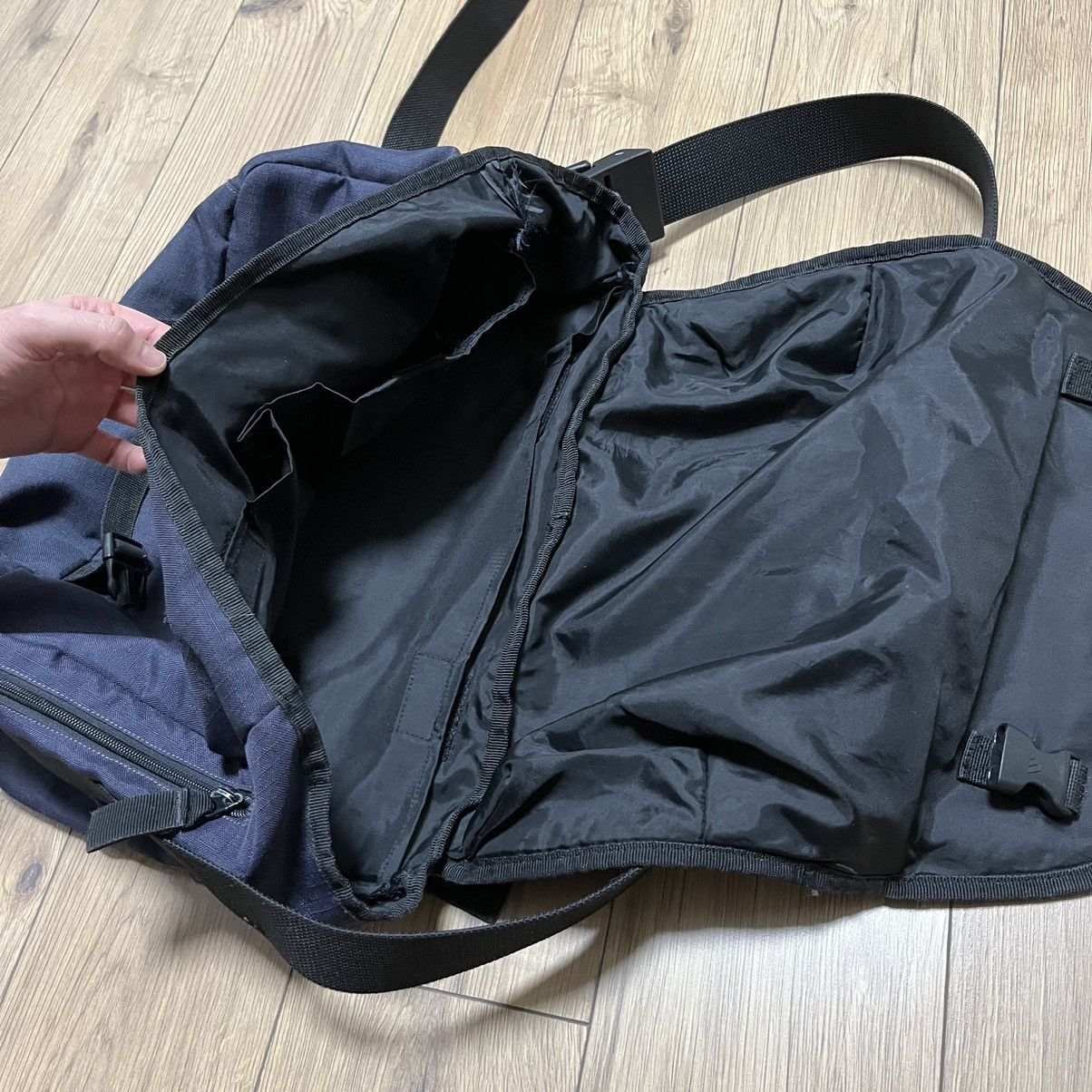Adidas Adidas Vintage Y2k Gorpcore Very Big Bag Size ONE SIZE - 15 Thumbnail