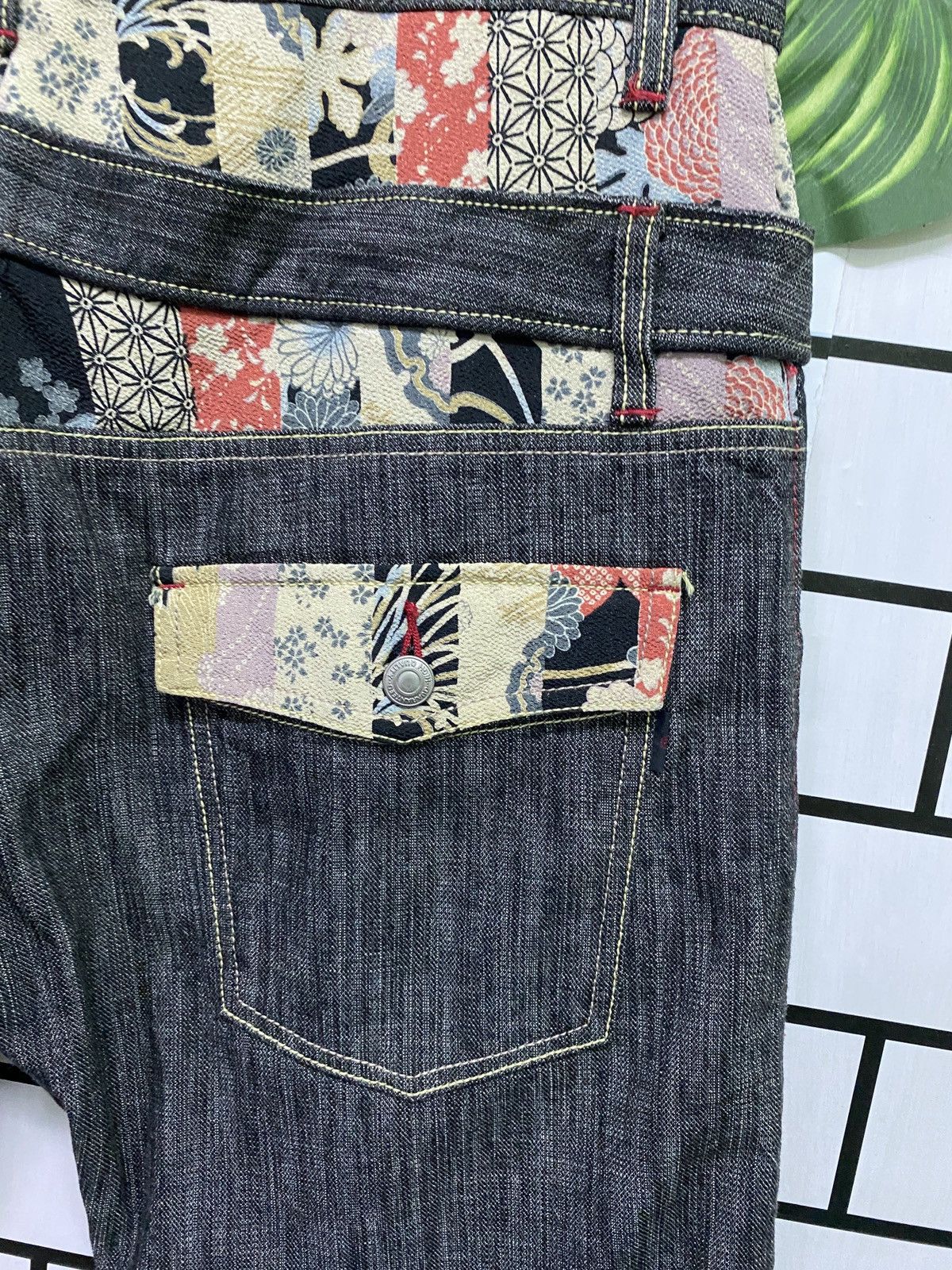 Japanese Brand Japan WILD KHAKI Double Waist Floral Motif Multipocket Pants Size US 31 - 13 Thumbnail