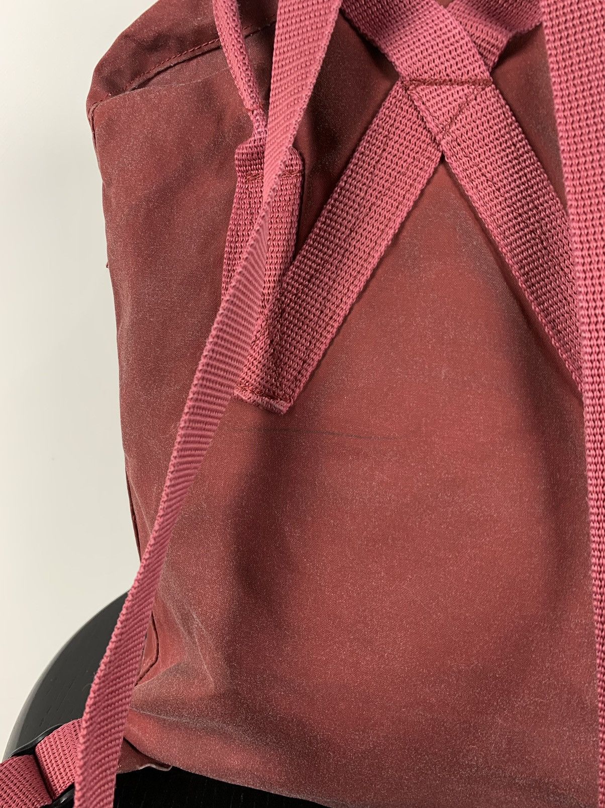 Fjallraven Vintage Fjallraven Kanken Distressed Burgundy Backpack Bag Size ONE SIZE - 17 Thumbnail