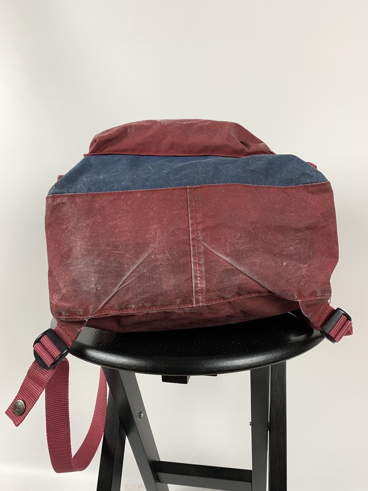 Fjallraven Vintage Fjallraven Kanken Distressed Burgundy Backpack Bag Size ONE SIZE - 19 Thumbnail