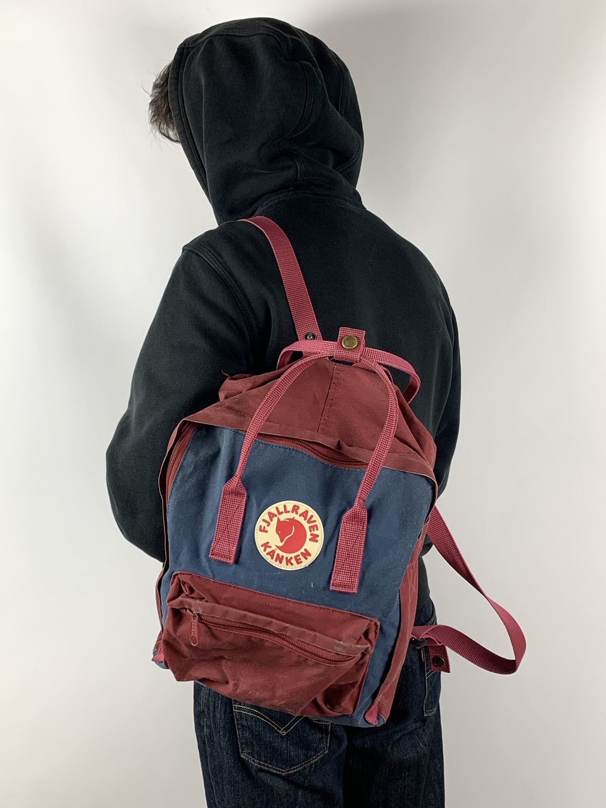 Fjallraven Vintage Fjallraven Kanken Distressed Burgundy Backpack Bag Size ONE SIZE - 3 Thumbnail