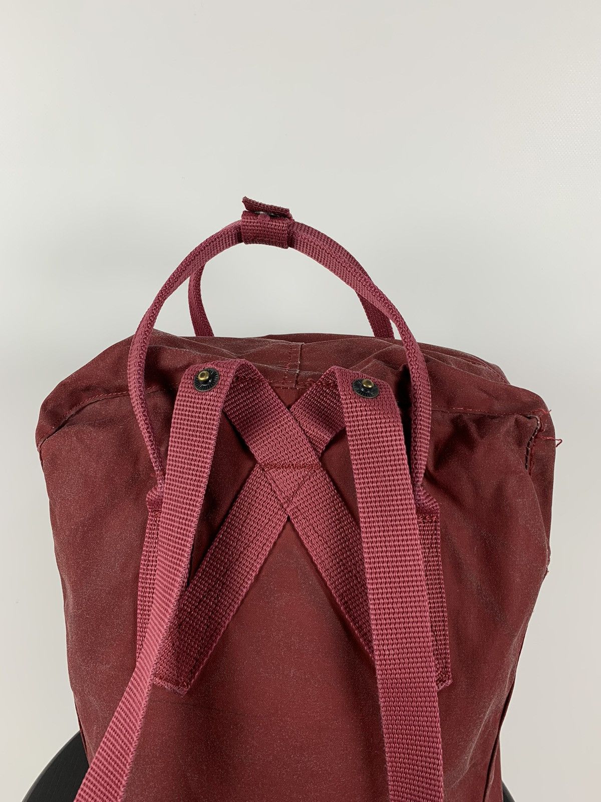 Fjallraven Vintage Fjallraven Kanken Distressed Burgundy Backpack Bag Size ONE SIZE - 16 Thumbnail