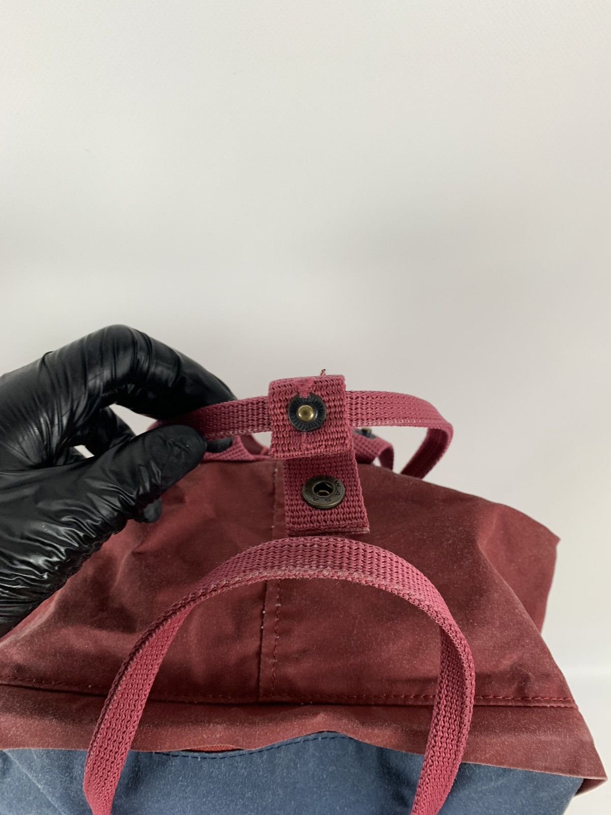 Fjallraven Vintage Fjallraven Kanken Distressed Burgundy Backpack Bag Size ONE SIZE - 14 Thumbnail