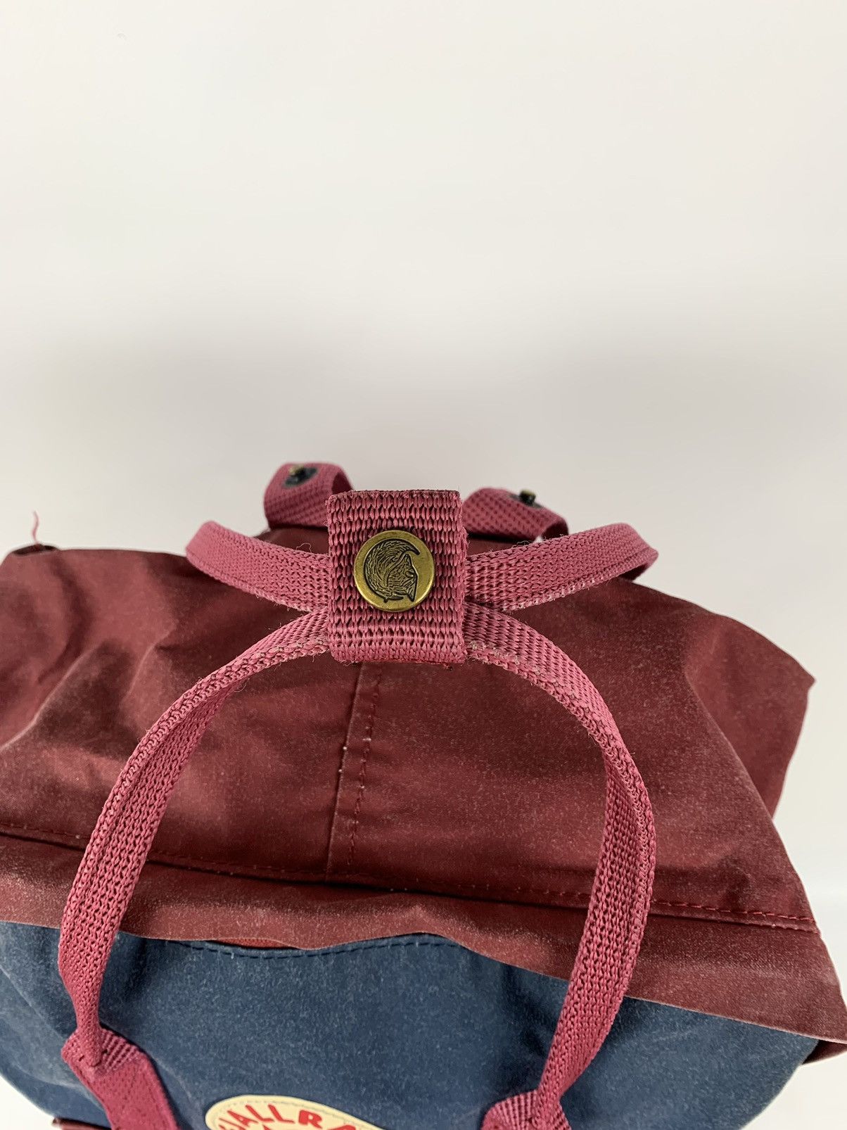 Fjallraven Vintage Fjallraven Kanken Distressed Burgundy Backpack Bag Size ONE SIZE - 13 Thumbnail