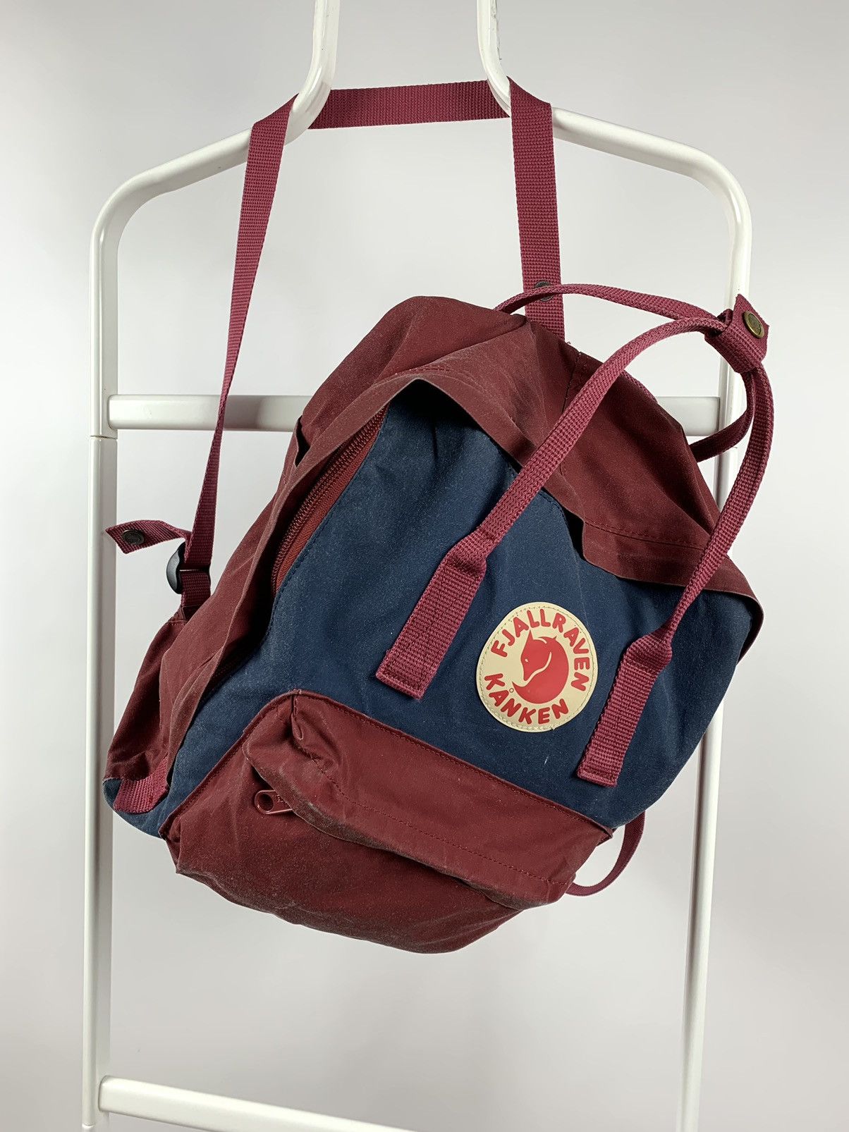 Fjallraven Vintage Fjallraven Kanken Distressed Burgundy Backpack Bag Size ONE SIZE - 4 Thumbnail