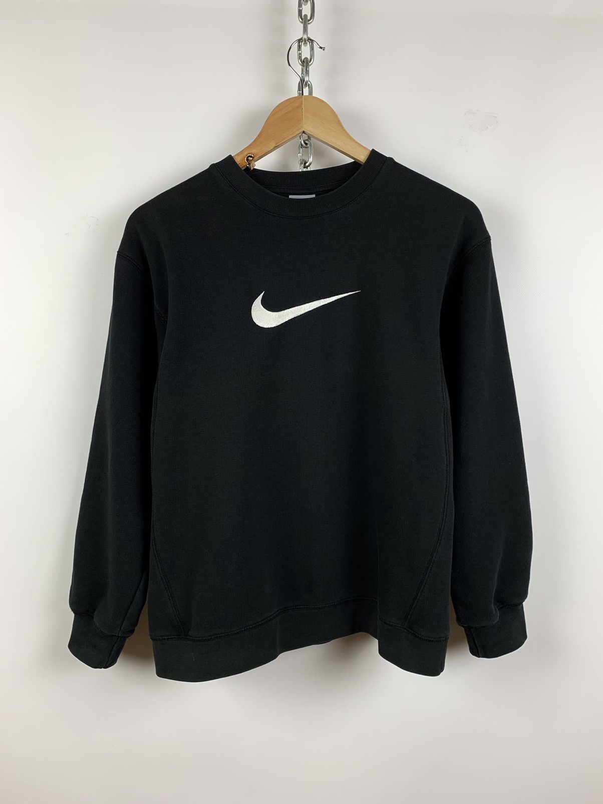 Nike Vintage Nike Big Logo Center Embroidered Swoosh Sweatshirt Size US S / EU 44-46 / 1 - 5 Thumbnail